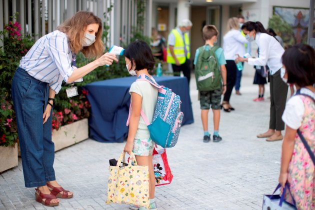 entrada escuela temperatura alumno maestro coronavirus curso escolar - Efe