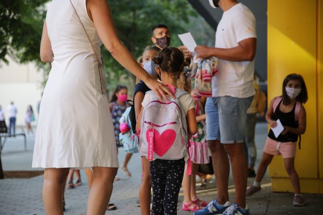 tornada escola nens CEIP Sant Martí - Sergi Alcázar