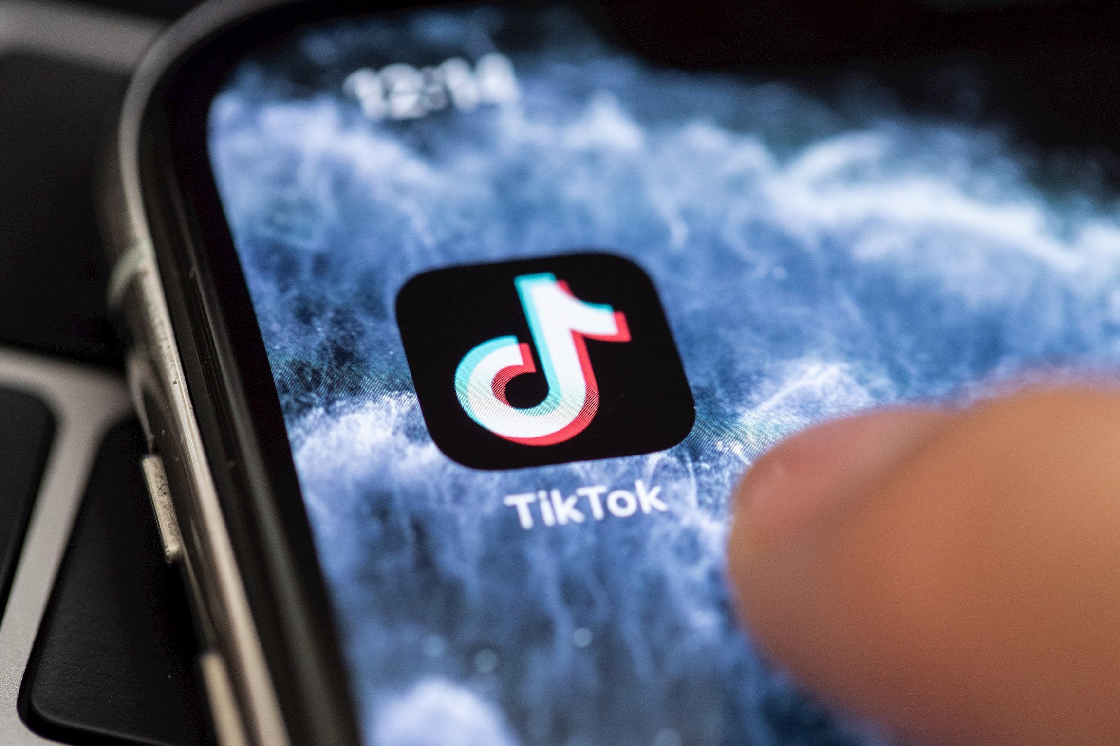 El CAC denuncia TikTok per publicitat encoberta