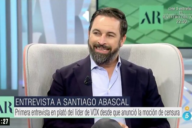 Santiago Abascal dientes T5