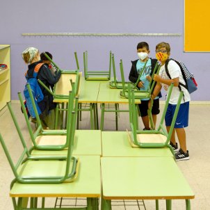 338 alumnos y 275 docentes aislados por coronavirus en Catalunya