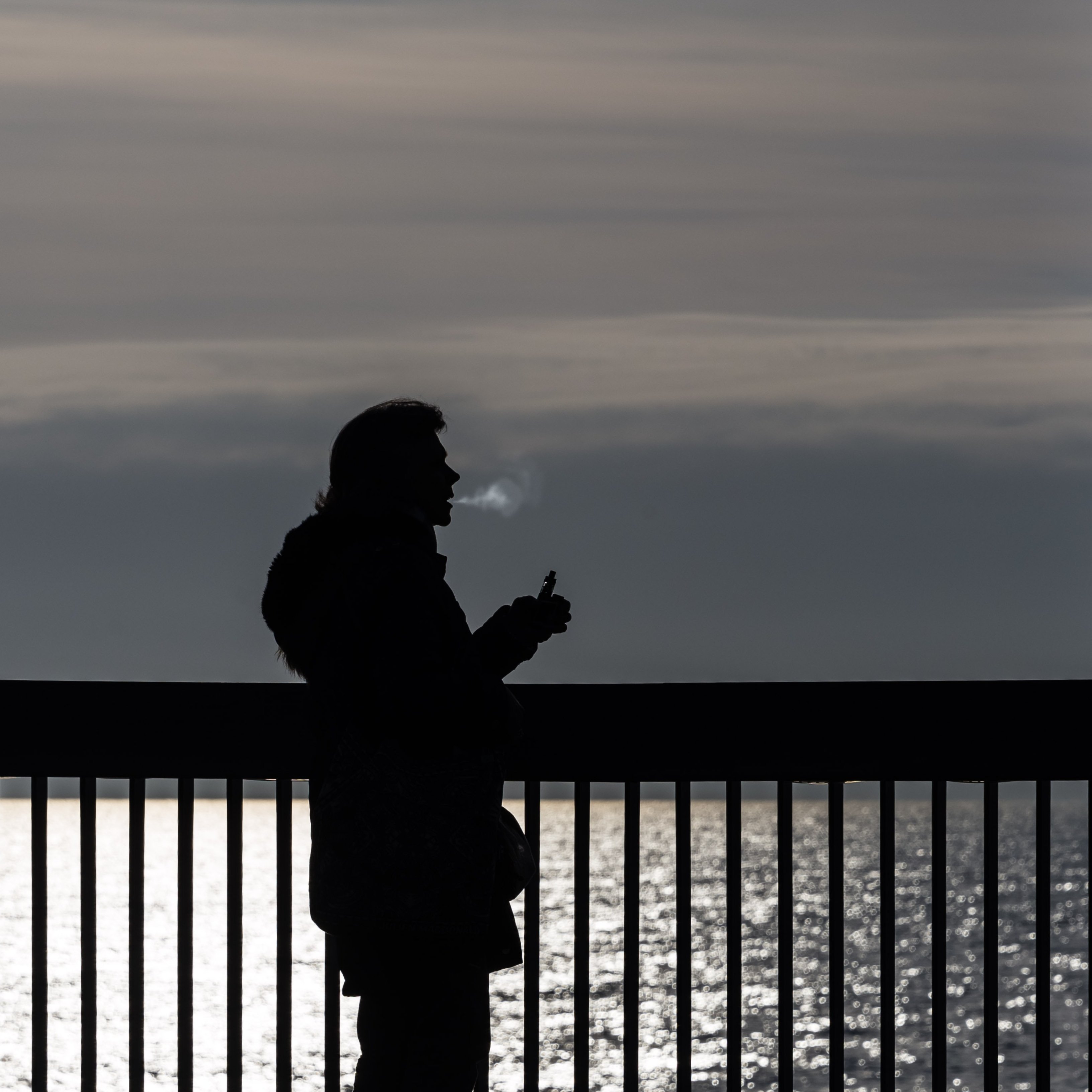 Els cigarrets electrònics malmeten la salut i el medi ambient