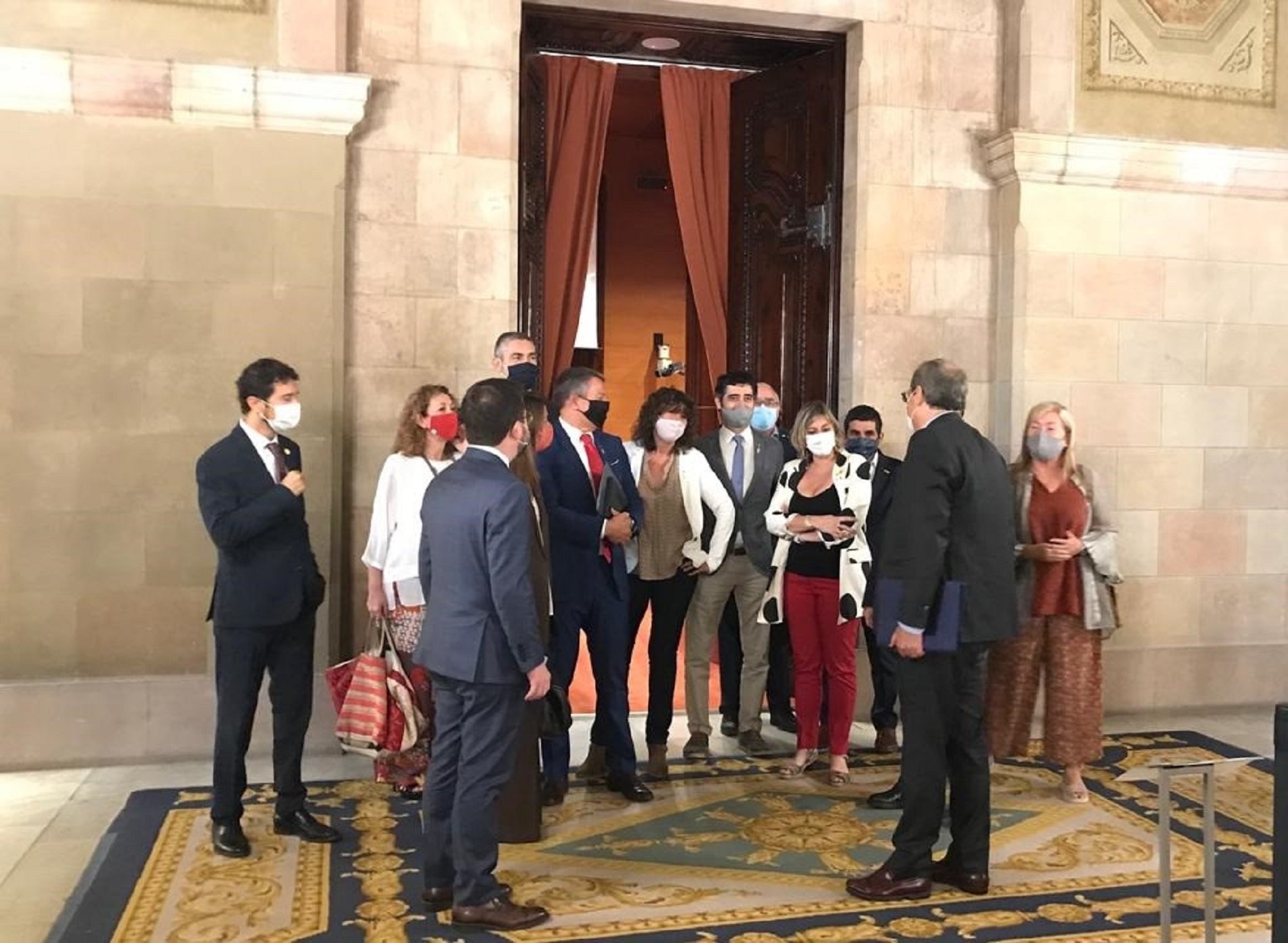 Torra amb tots els consellers abans començar debat Política General EP