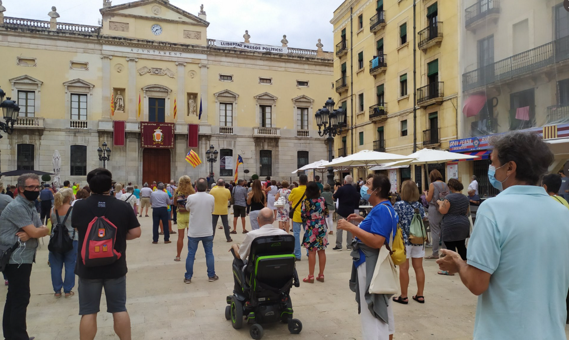 Protestas en toda Catalunya contra la posible inhabilitación de Torra
