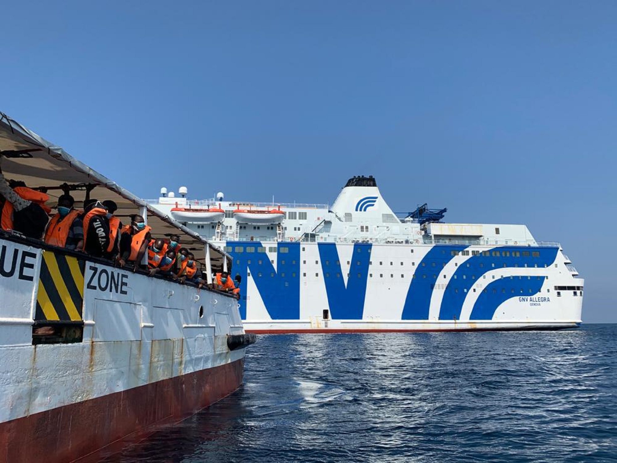 Italia autoriza al Open Arms a desembarcar en Palermo con 150 migrantes a bordo