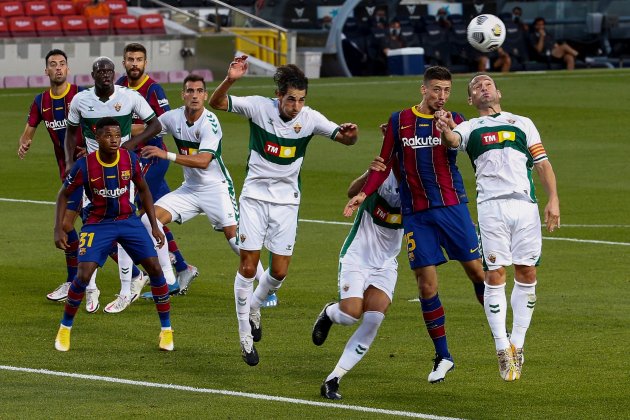 Muñeco Lenglet Pere Milla Barça Elche Gamper EFE