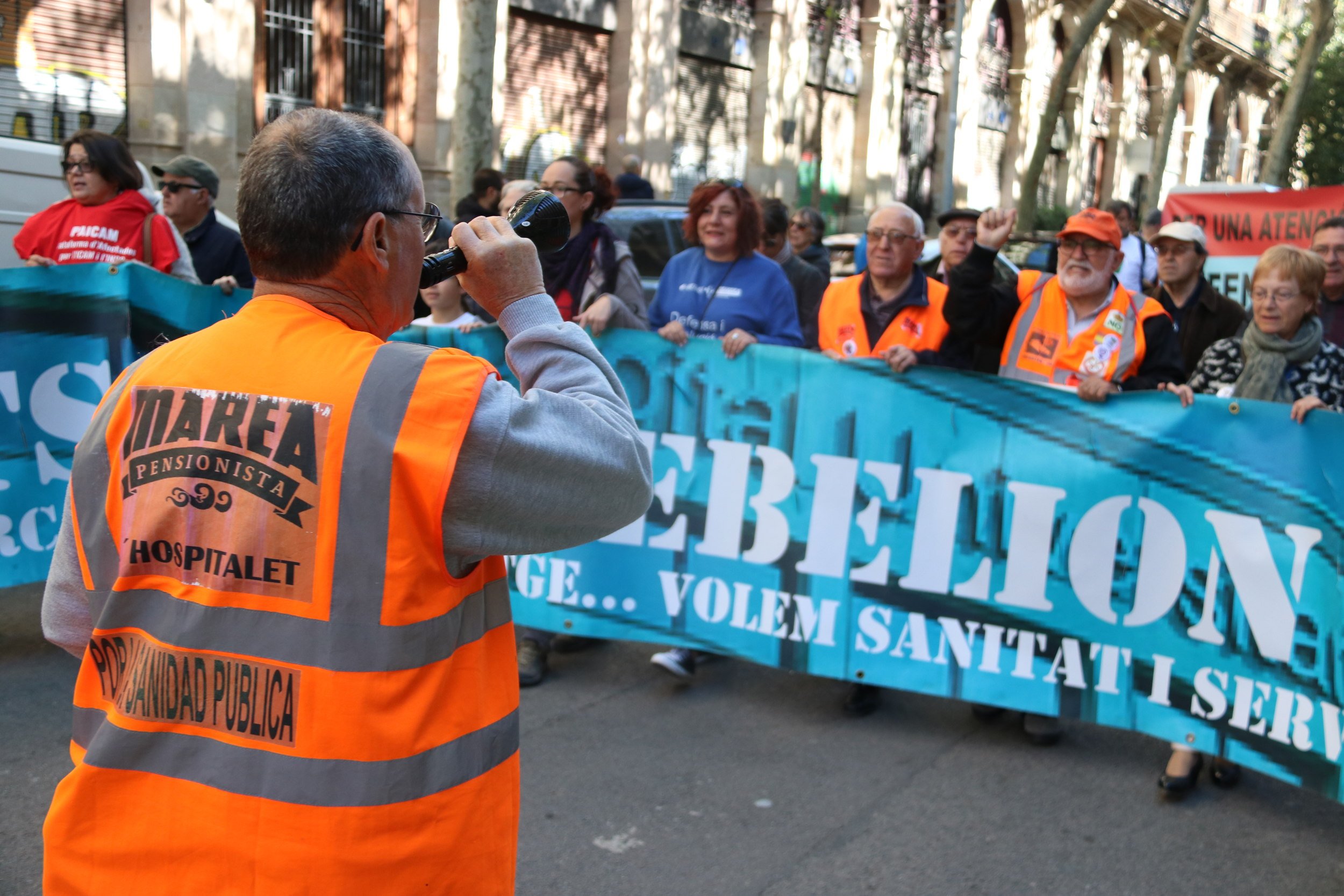 Marea Blanca da apoyo a la huelga de los MIR