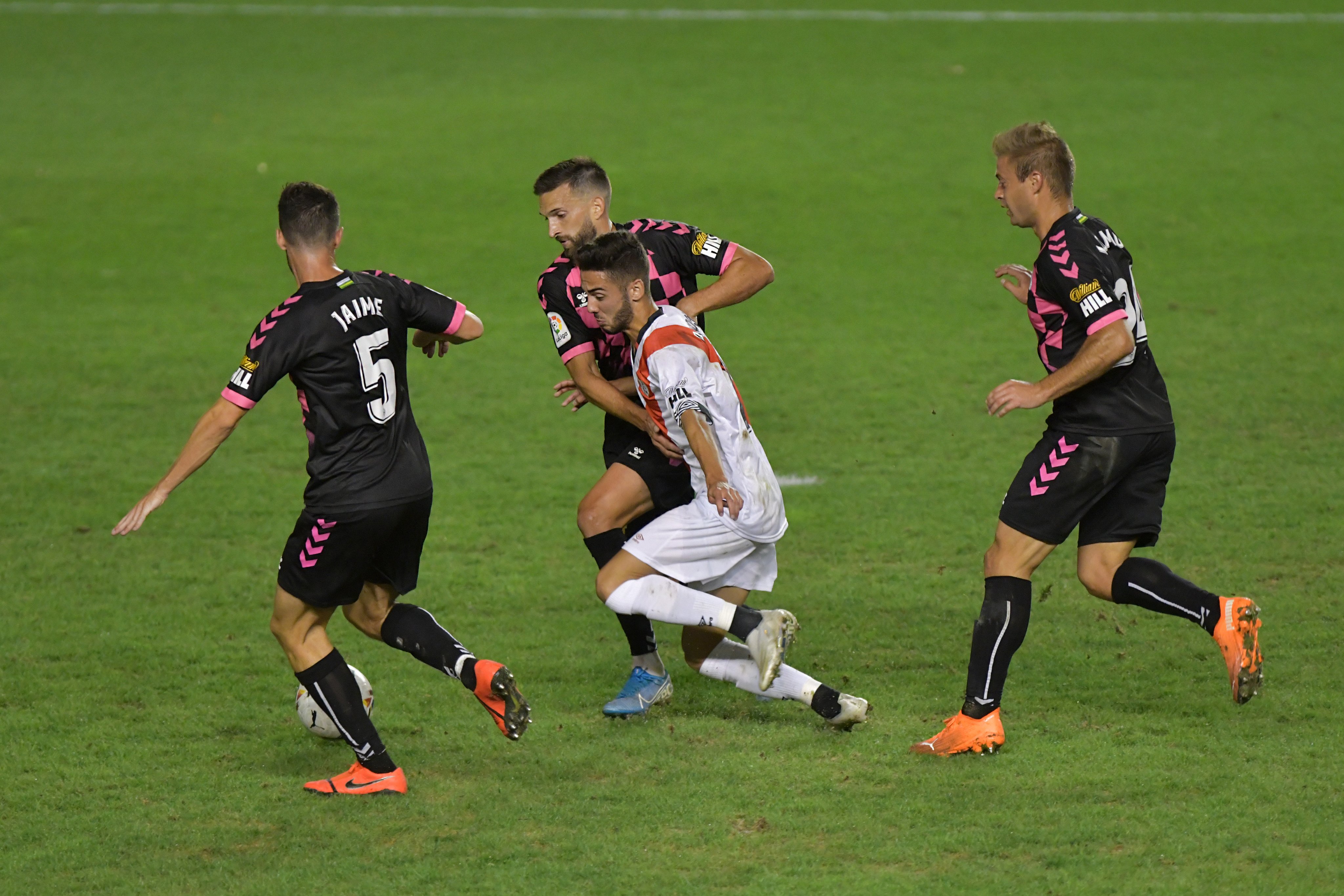 La nueva normalidad del fútbol: el Alcorcón-Sabadell, aplazado por la Covid-19