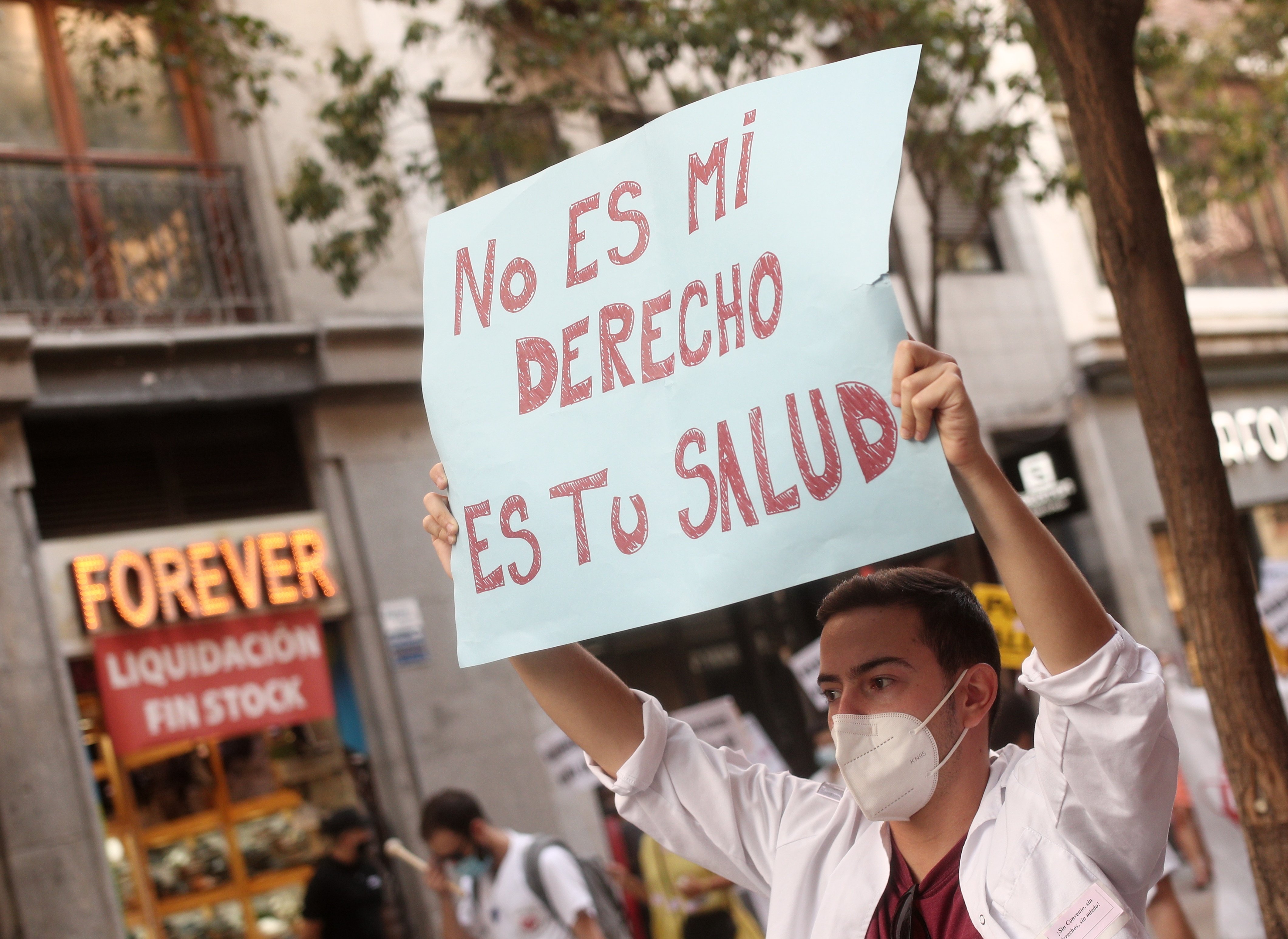 Metges de Catalunya aplaza la huelga ante el empeoramiento de la pandemia