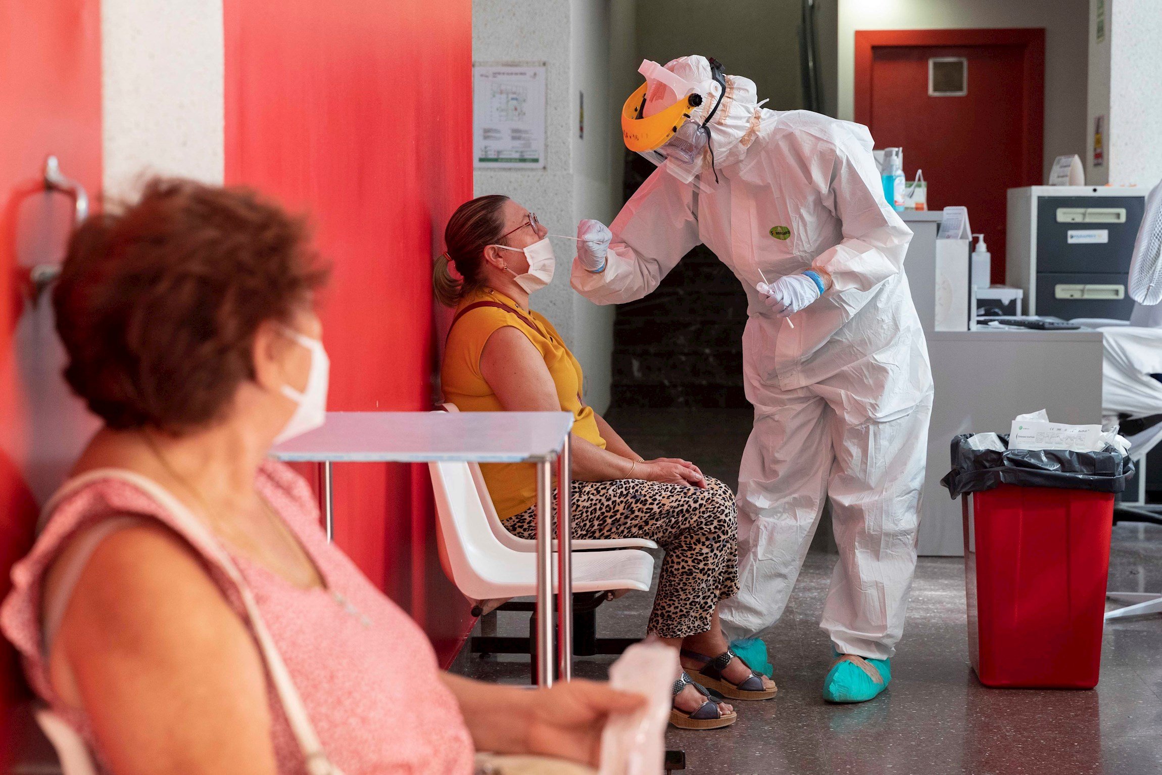 Segueix augmentant el risc de rebrot i els contagis de coronavirus a Catalunya