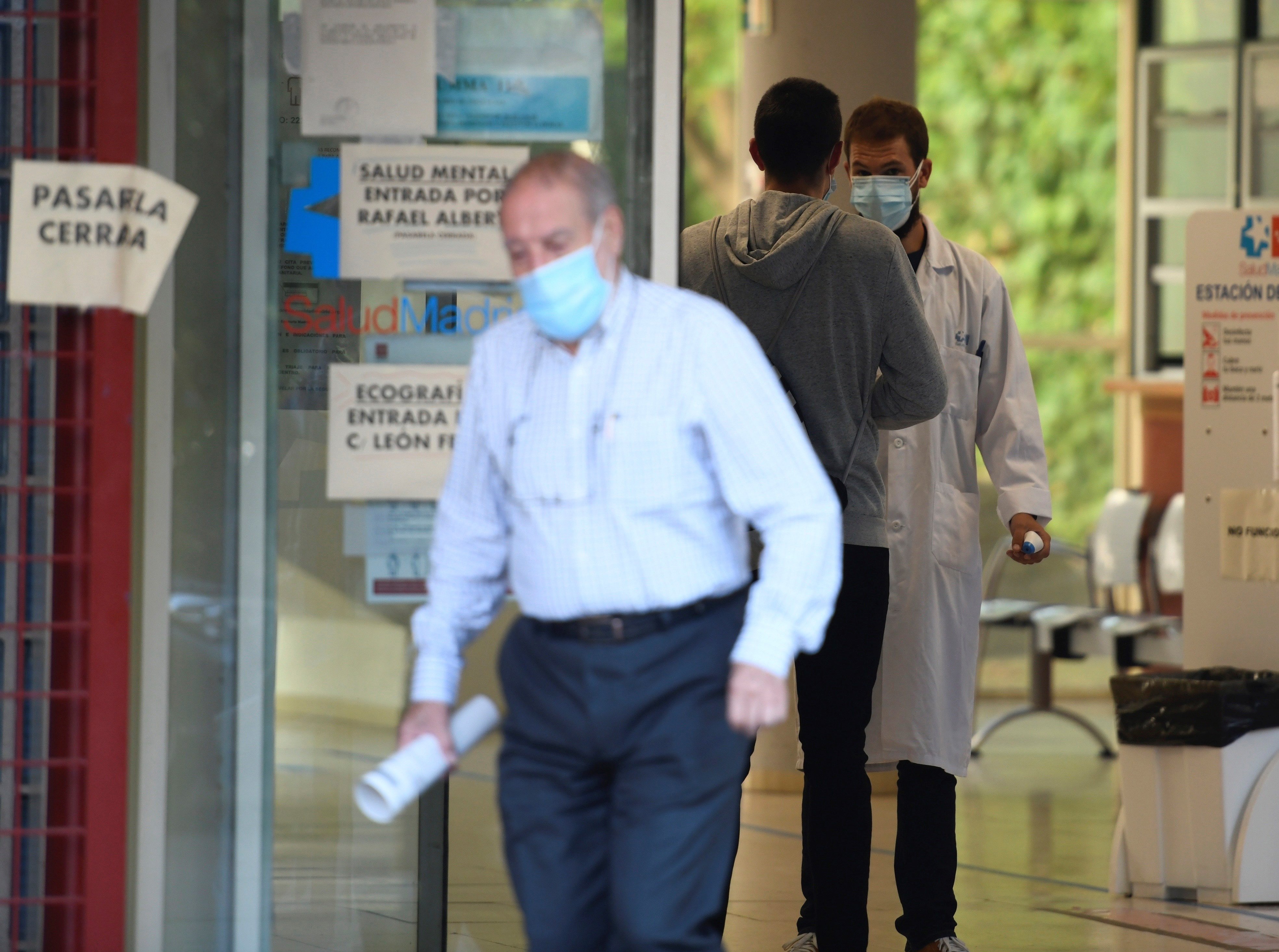 Sanitat redueix a 10 dies la quarantena per als contactes estrets