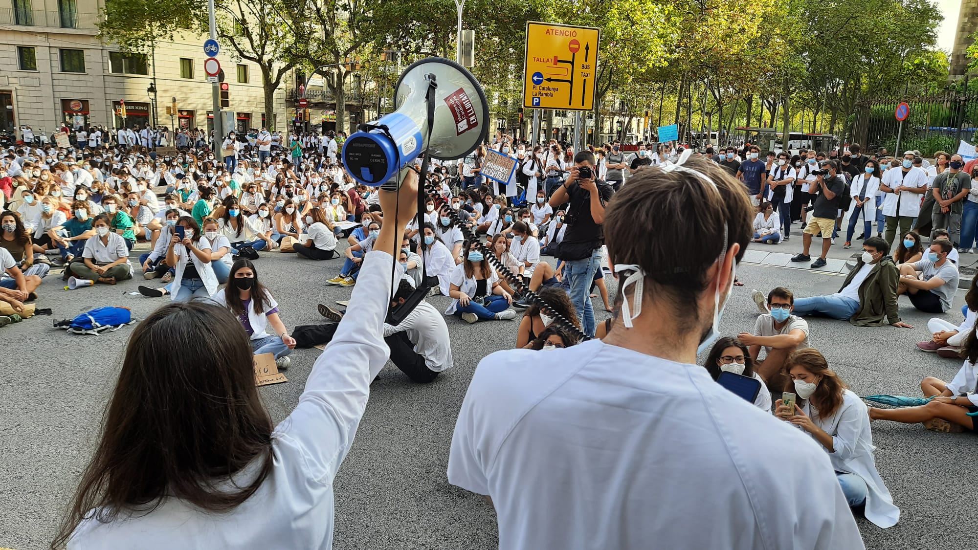 Salut ofereix als MIR un augment d'1,5 euros al dia, segons Metges de Catalunya