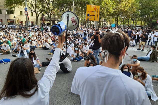 manifestació MIR   @metgescatalunya Twitter