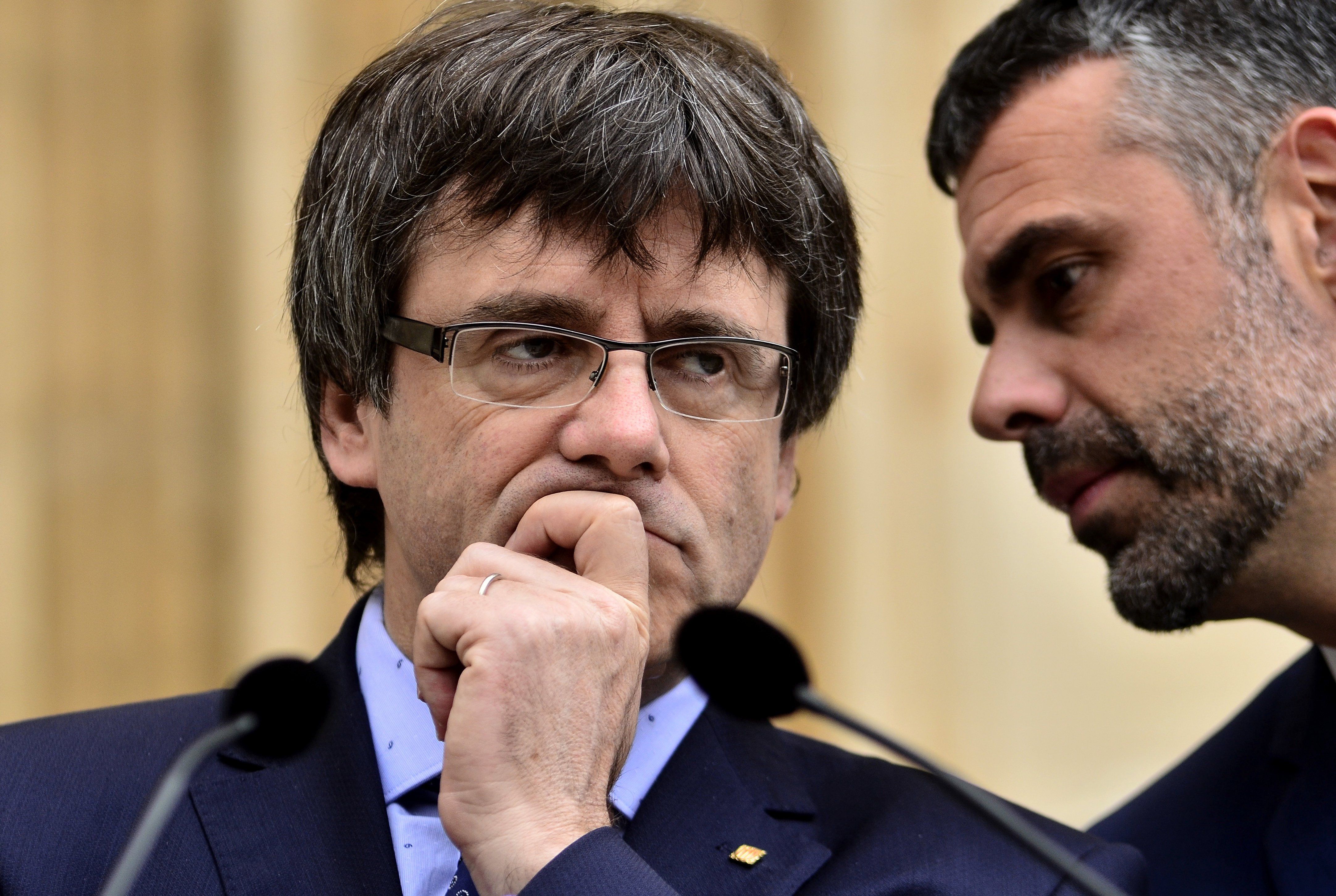 Puigdemont irá a la final de la Copa y pide la dimisión de la delegada