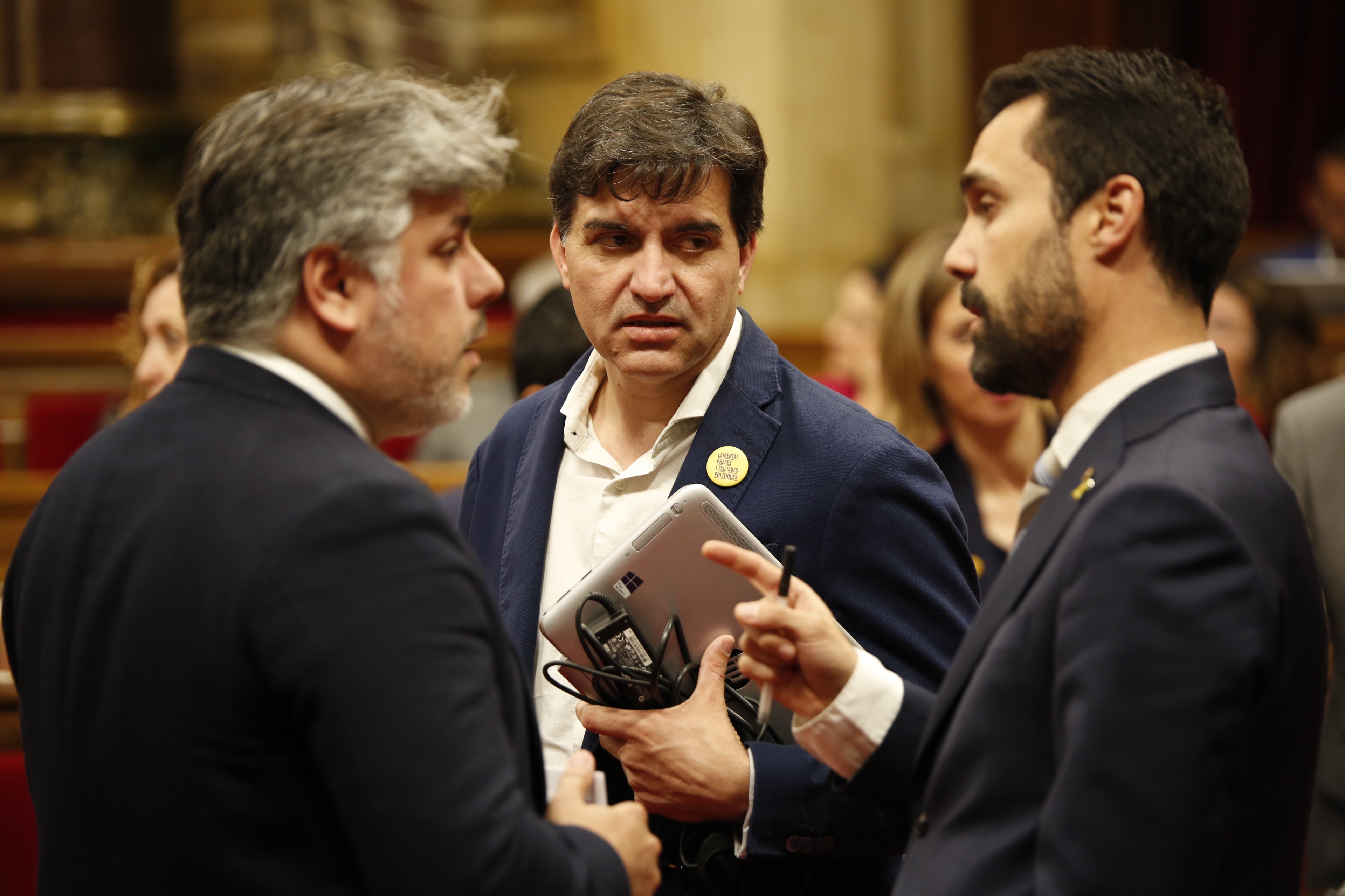 Sergi Sabria Albert Batet Roger Torrent Parlamento - Sergi Alcàzar