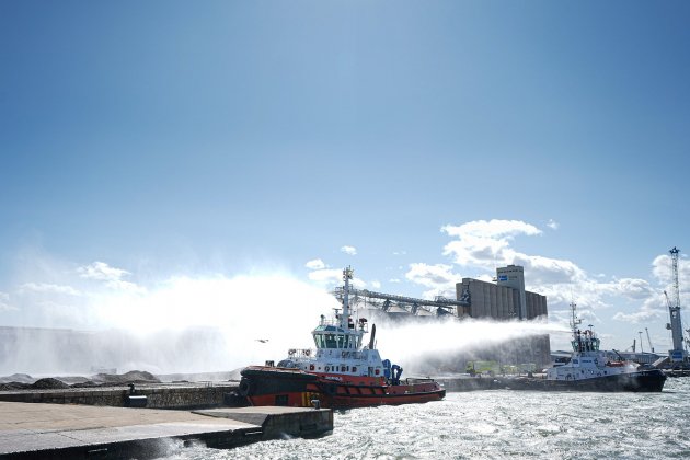 EuropaPress - estabilizado incendio biomasa muelle arago port tarragona