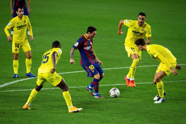 Messi rodeado Villarreal Barca EFE