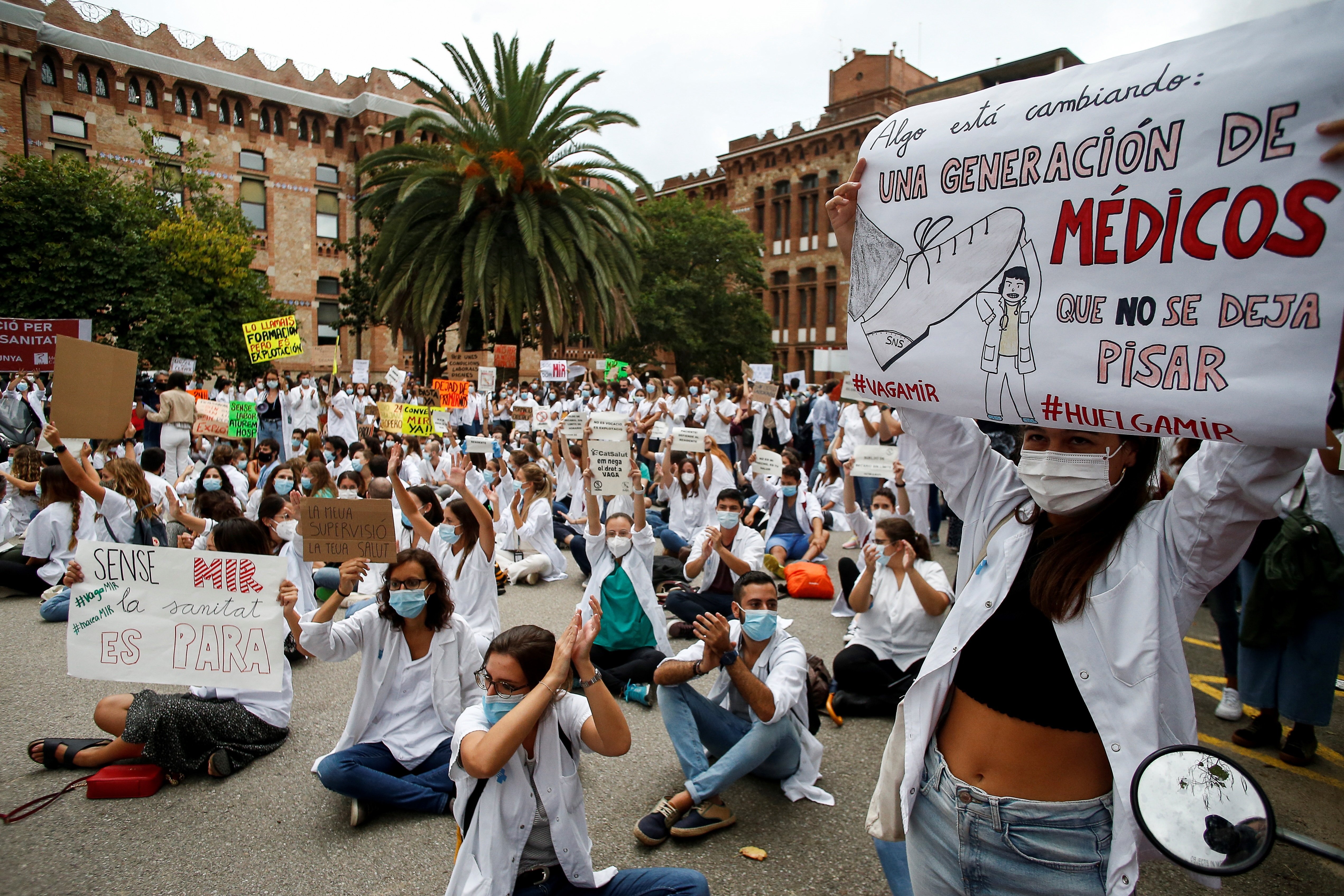 Huelga estatal por el decreto que permite contratar a médicos sin especialidad