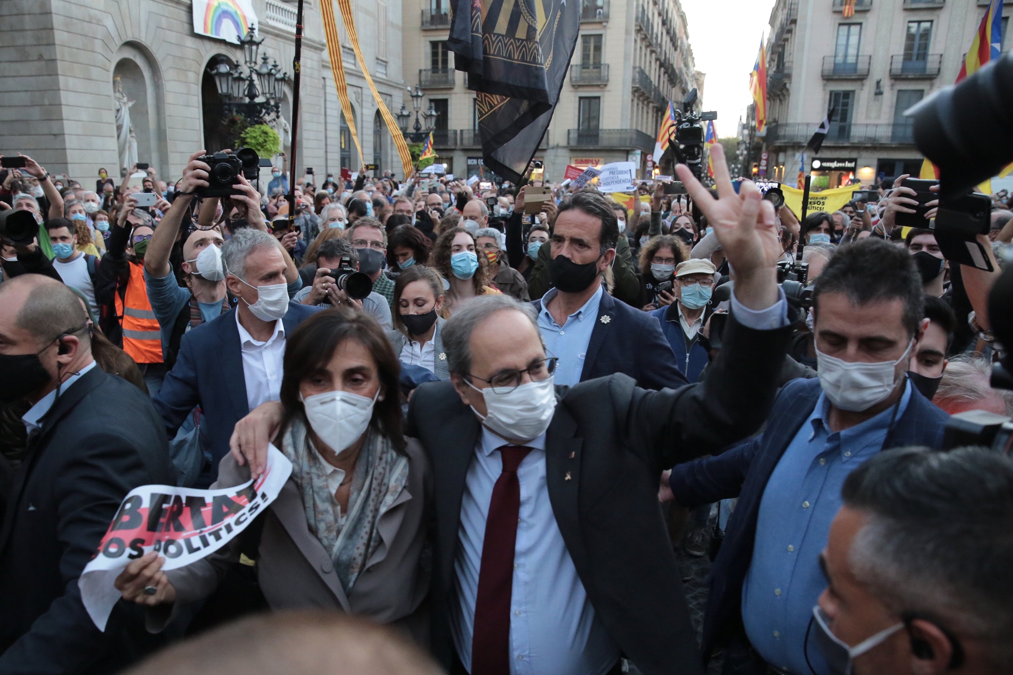 Inhabilitacio Sortida Torra Generalitat gentada - Sergi Alcàzar