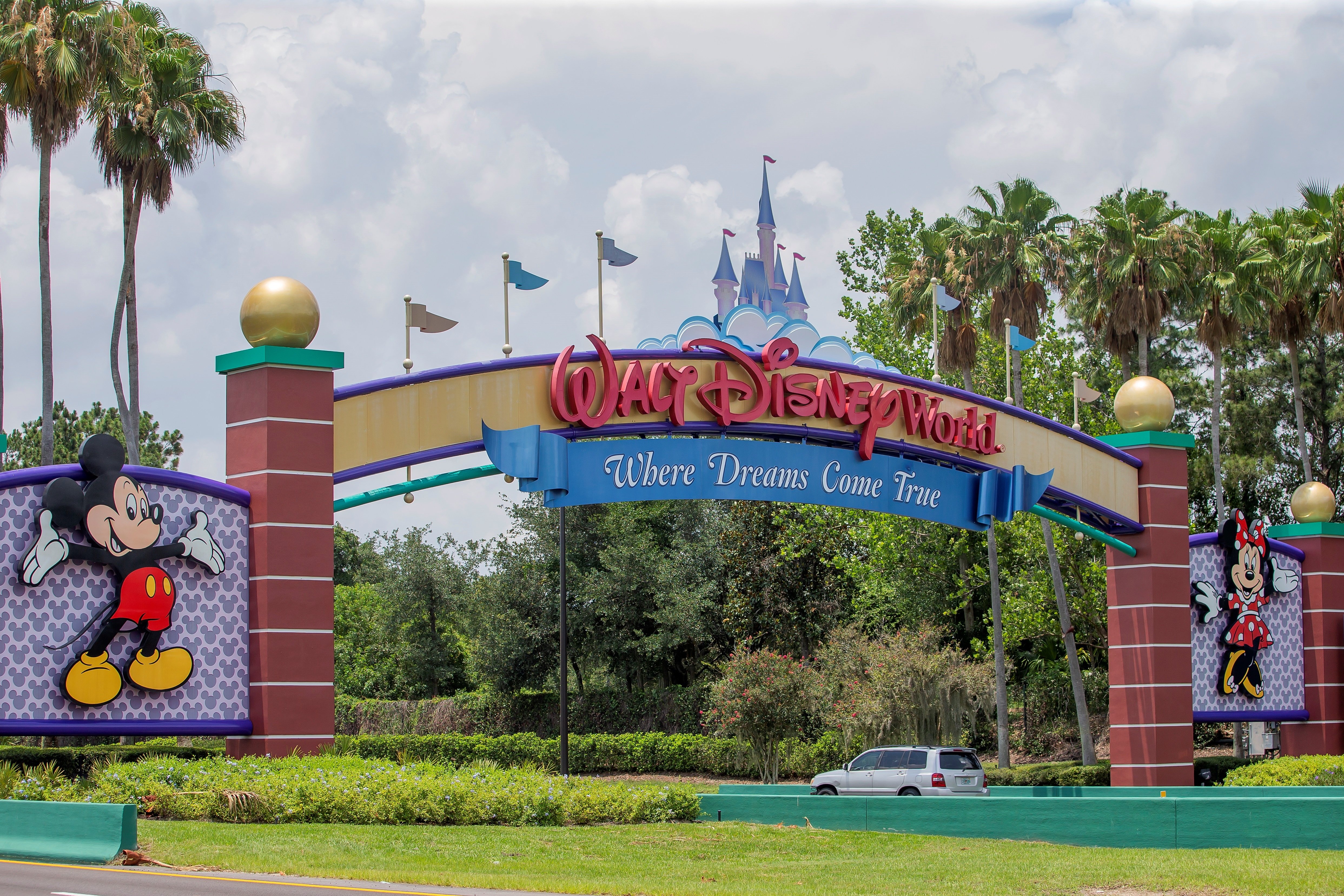 Disney acomiadarà 28.000 empleats dels seus parcs temàtics per la pandèmia