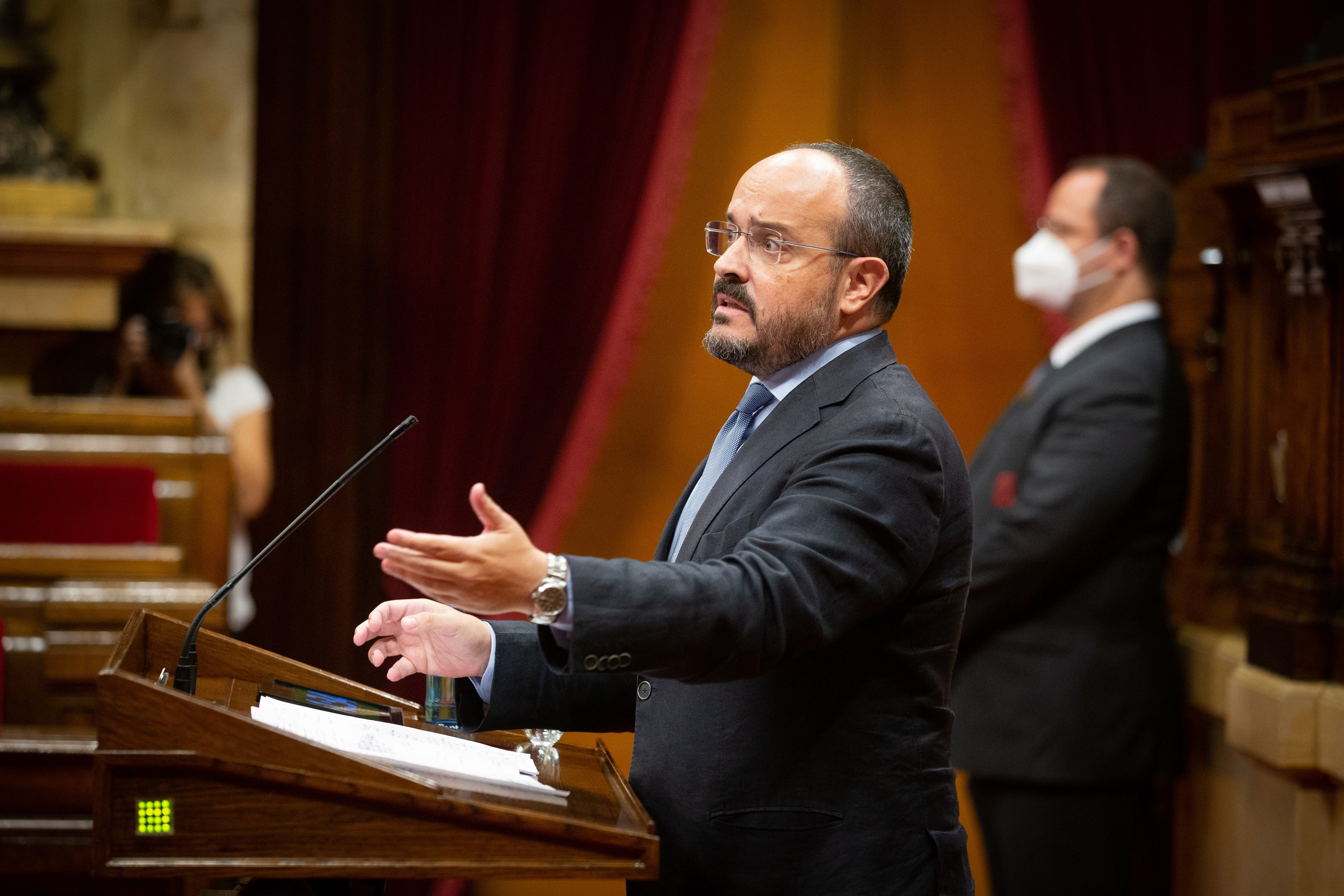 El PP ofereix els seus diputats per "desbloquejar" la situació a Catalunya