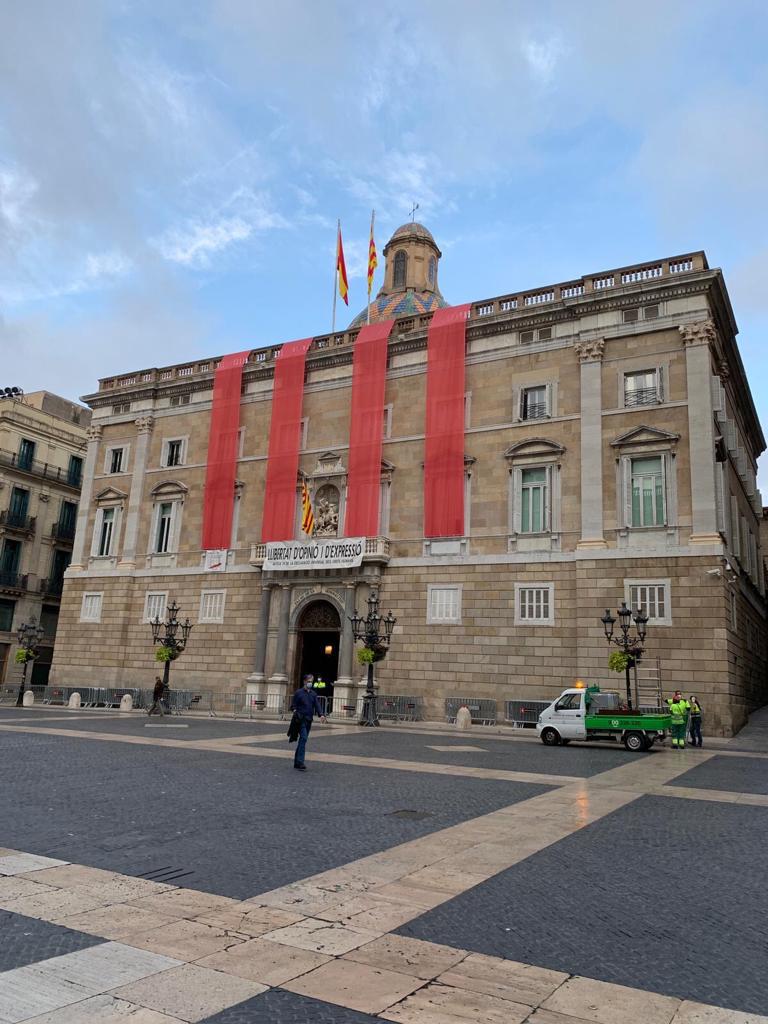 La Generalitat se engalana por el tercer aniversario del 1-O