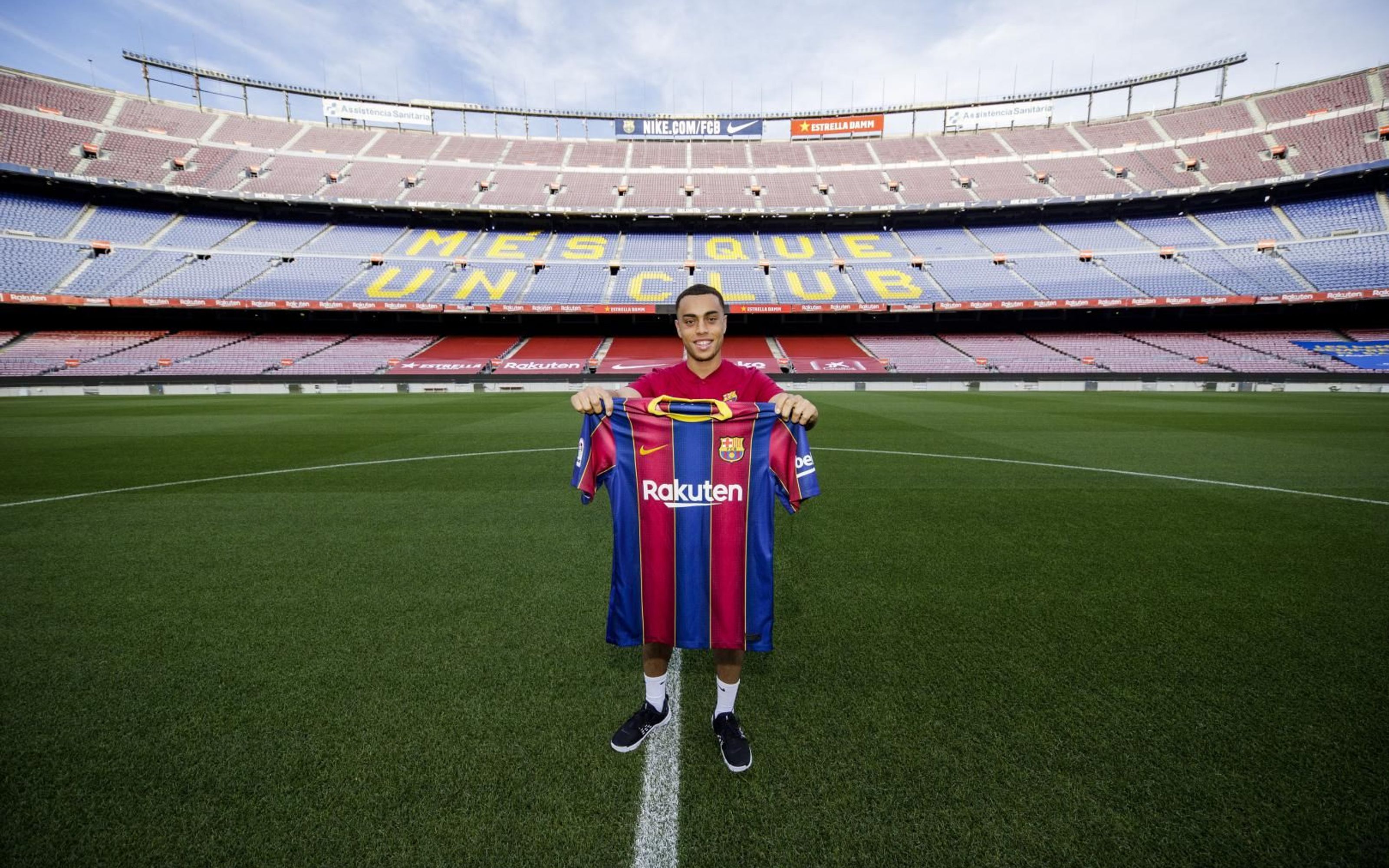 Barça signs its first US player: 19-year-old Sergiño Dest