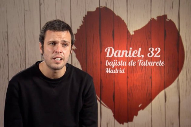 Daniel bajista Taburete First Dates Cuatro