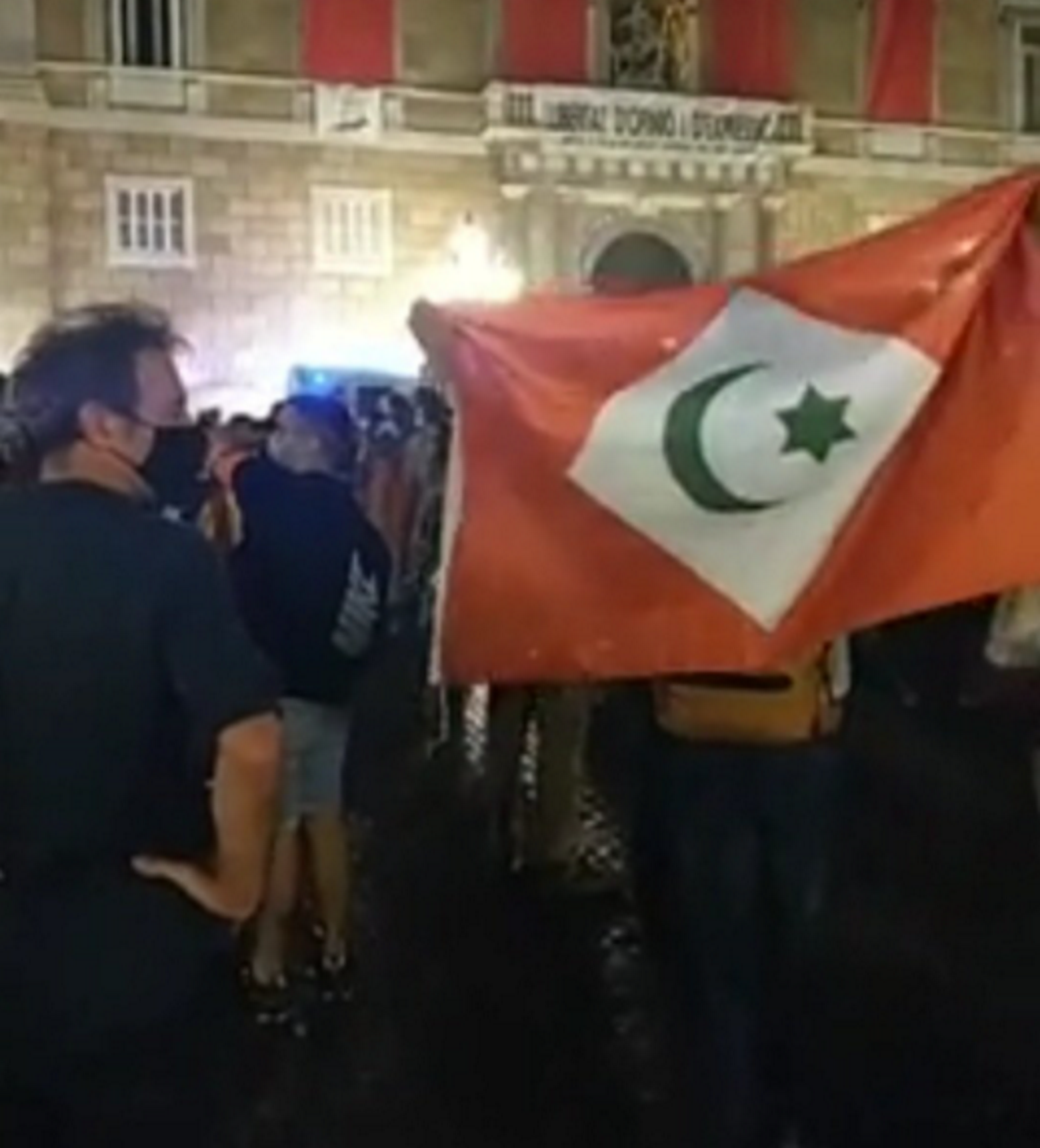 ¿Qué es esta bandera que apareció el 1-O en Barcelona?