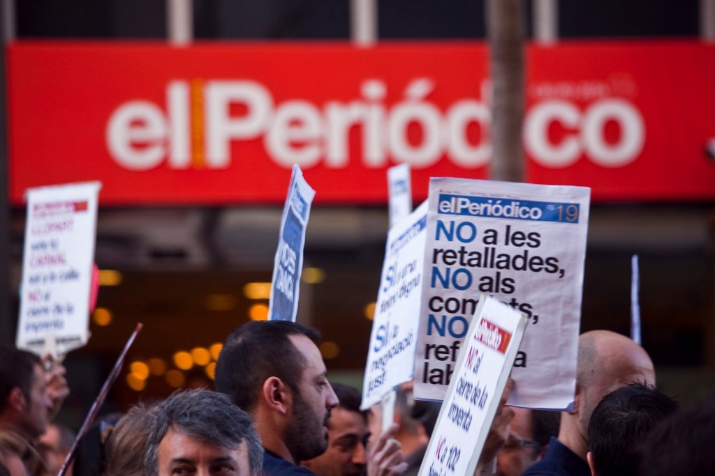 La plantilla de 'El Periódico' protesta por una rebaja de los sueldos de un 21%