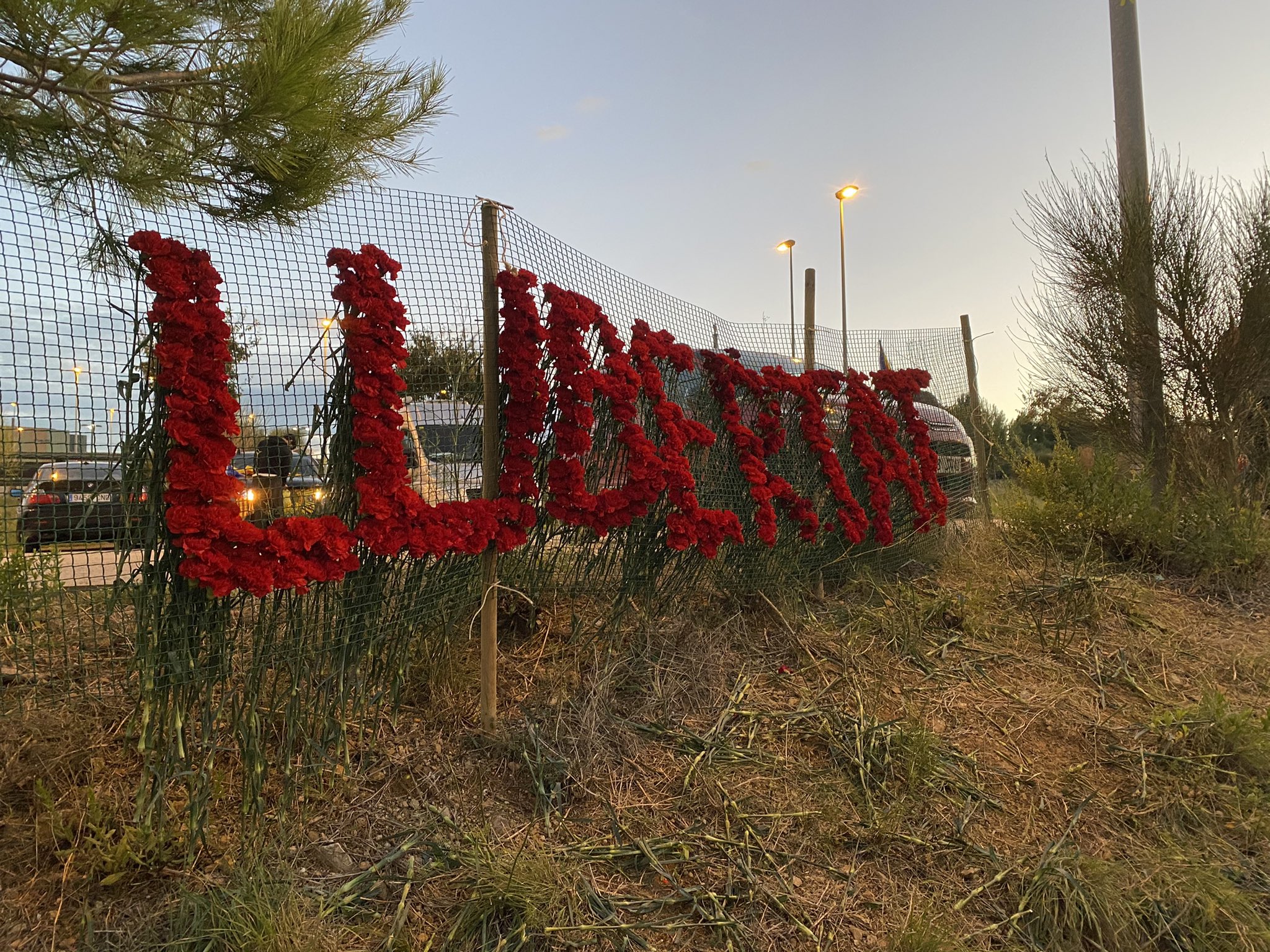 Concentració a la presó de Puig de les Basses per reclamar la llibertat dels presos