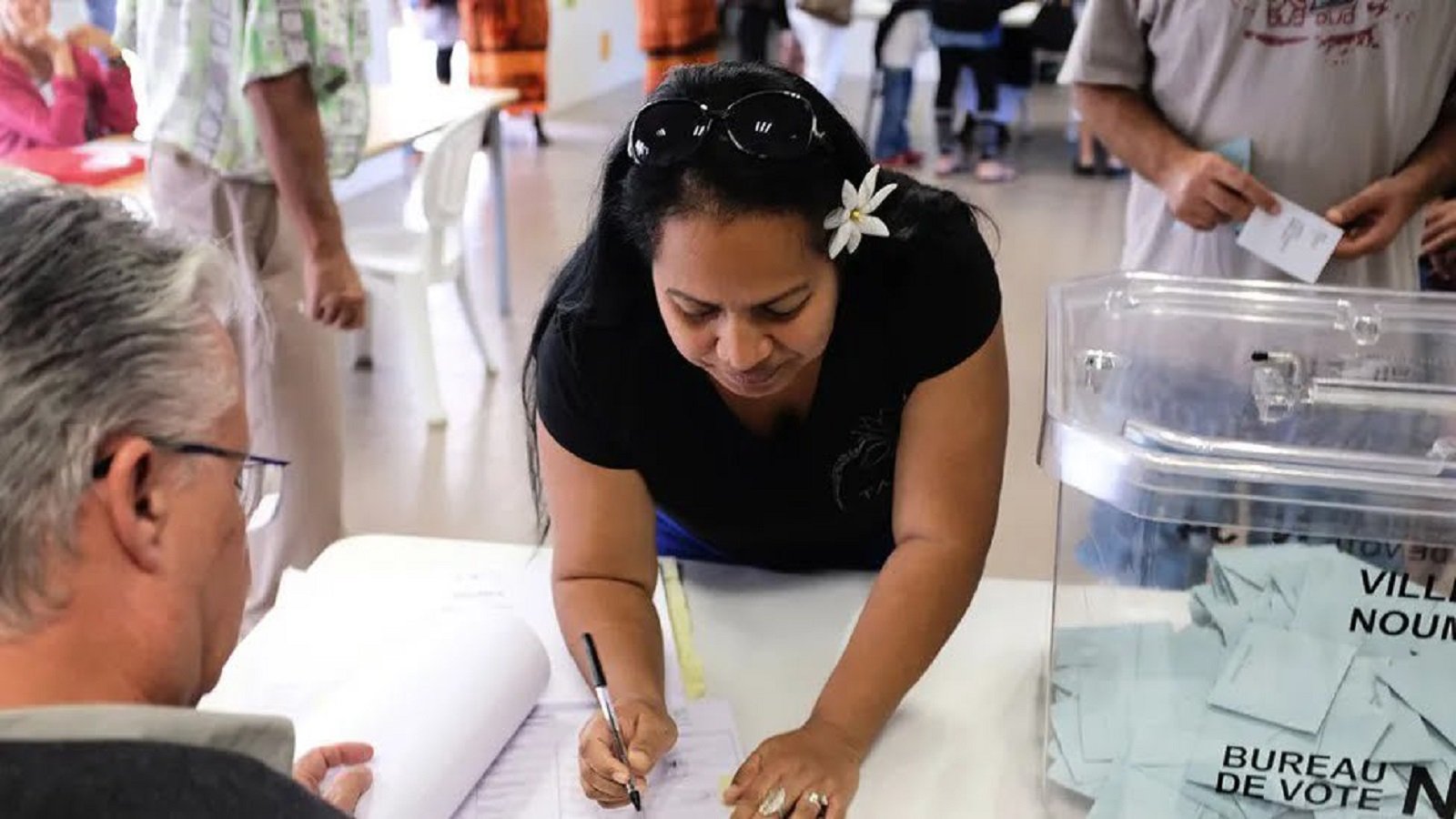 Nova Caledònia signa un acord amb el Parlament abans de fer el referèndum