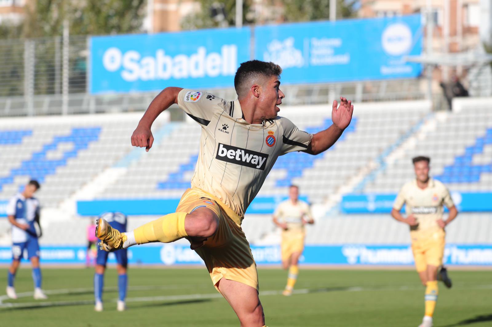 L'Espanyol derrota el Sabadell i el Girona naufraga mentre busca reforços