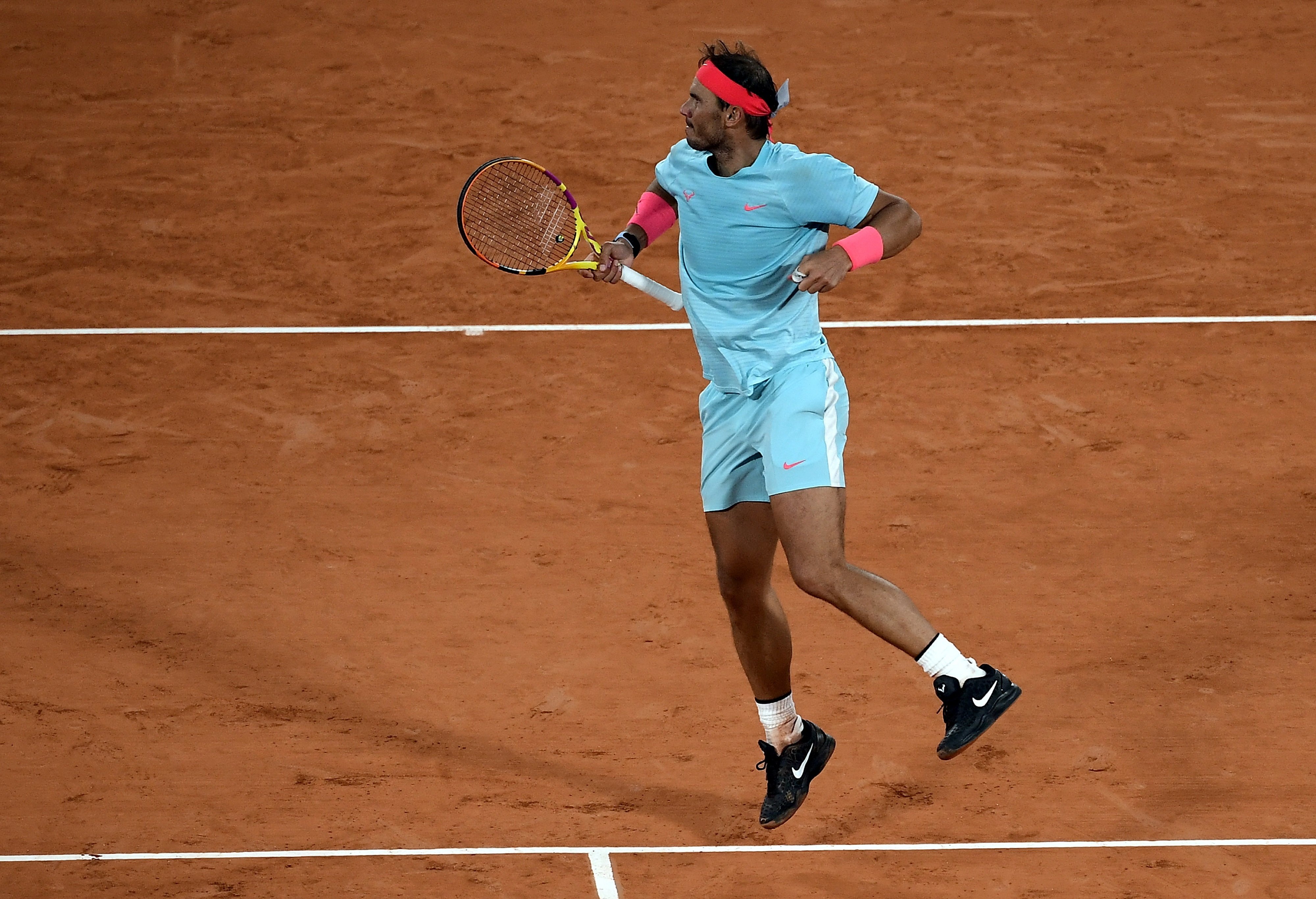 Nadal accede a sus decimoterceras semifinales en París en una sesión de noche