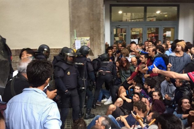 policía referendum 1 0 EP