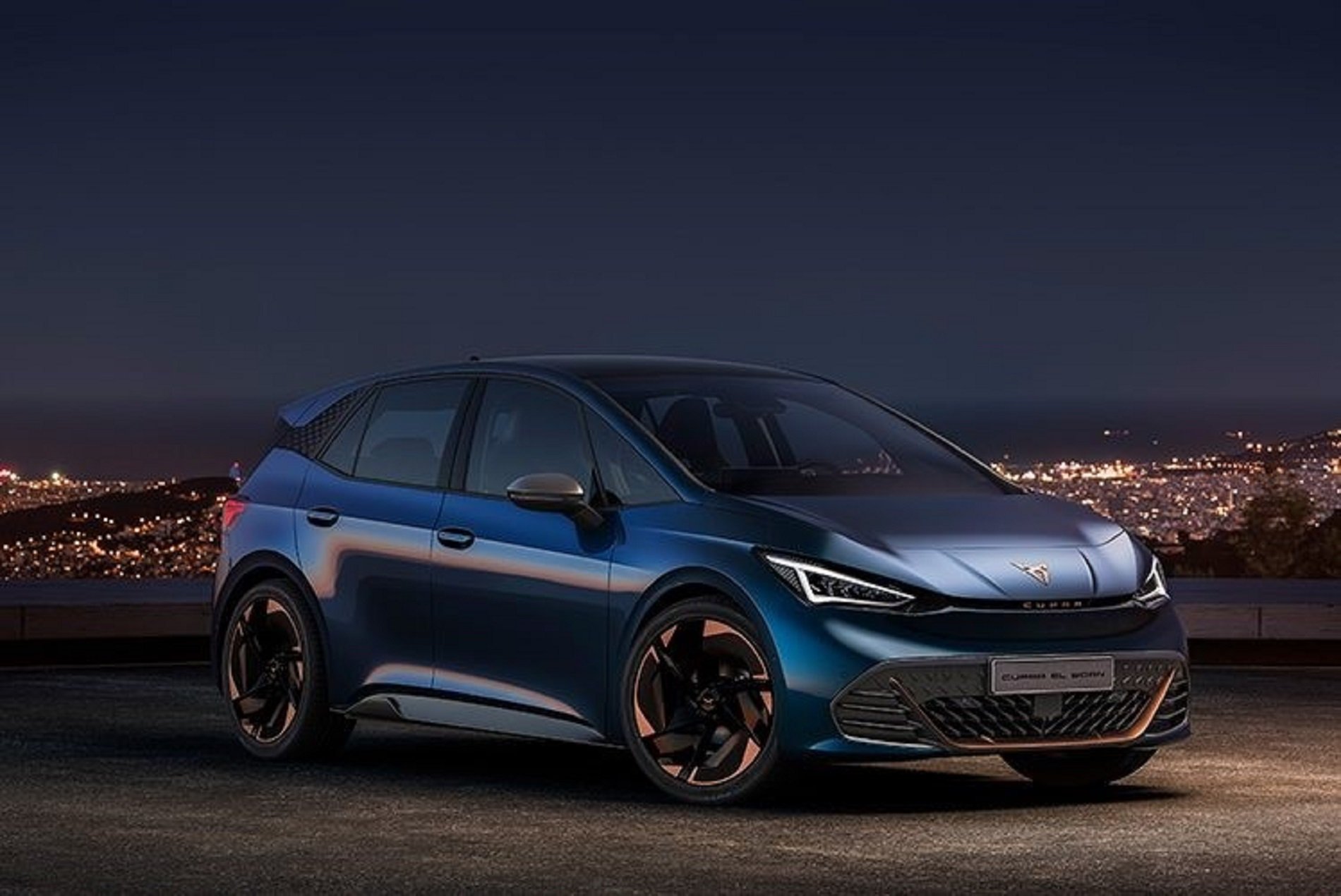 MG 4 elèctric rebaixat 8.210 euros o Cupra Born: Quin és millor comprar?
