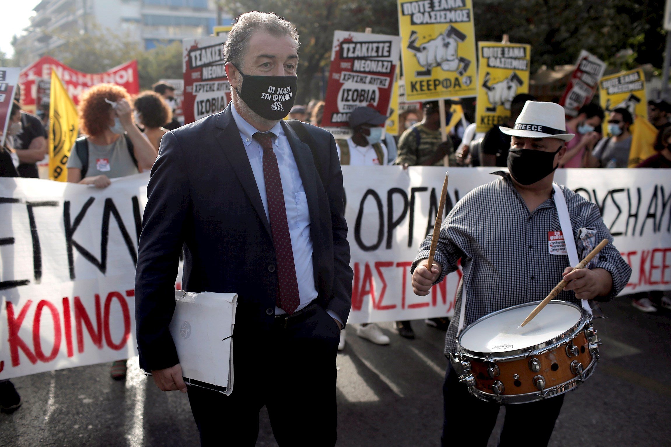 Grecia considera banda criminal al partido neonazi Amanecer Dorado