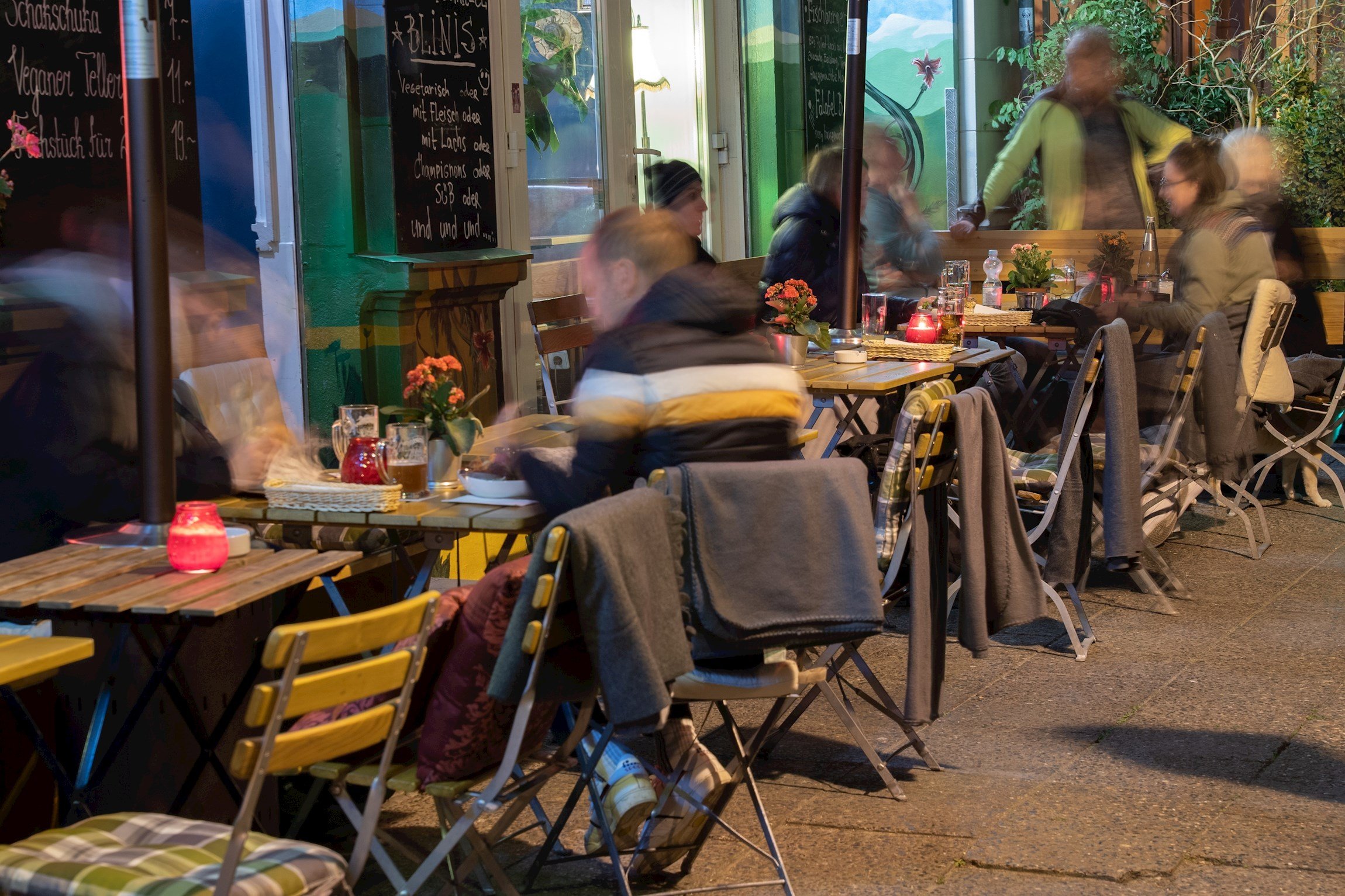 ¿Crees que el cierre de bares y restaurantes ha resultado efectivo?