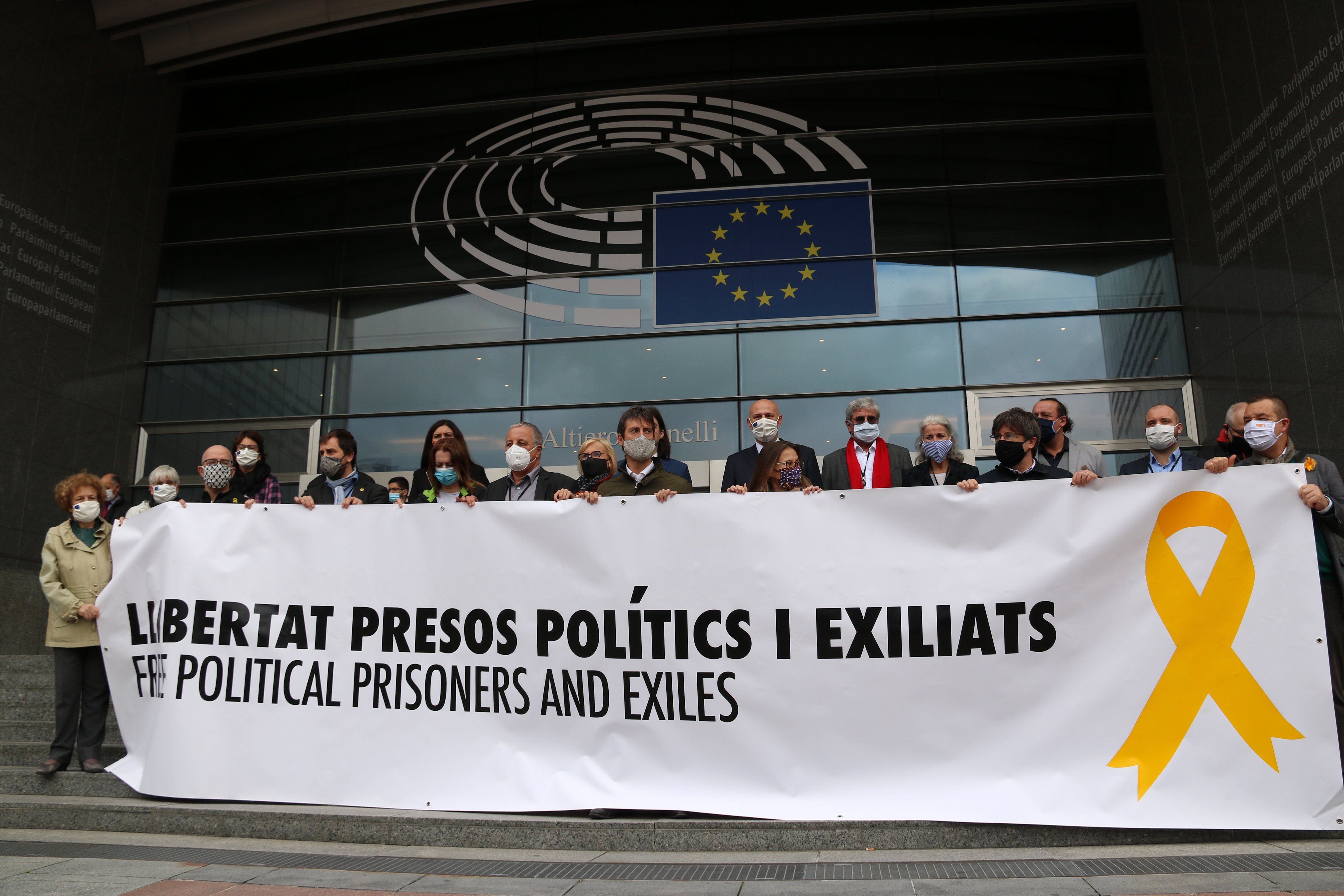 MEPs in Brussels unfurl the banner for which Catalonia's president was sacked