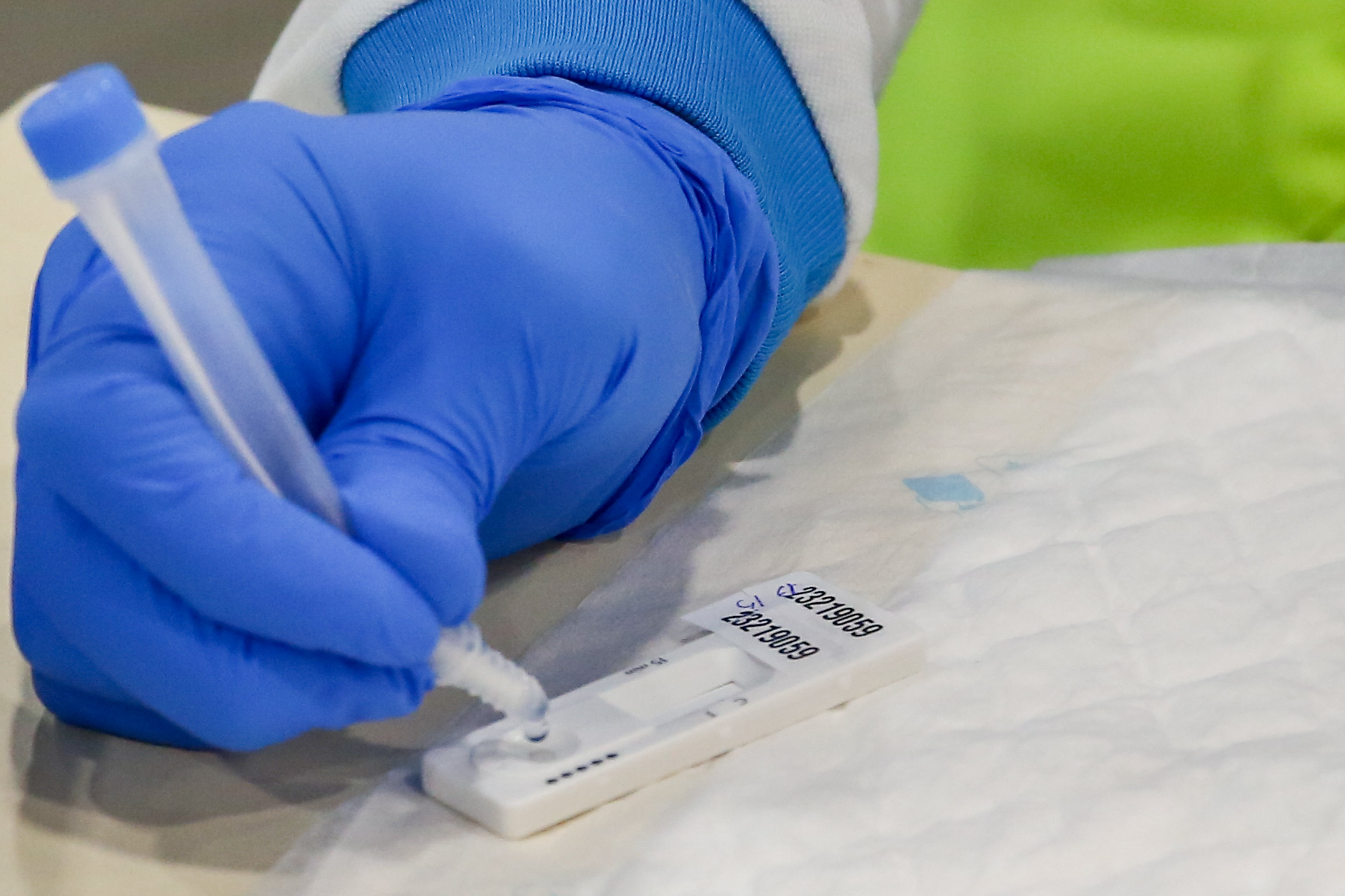 Lo que debes saber de los test de antígenos ahora que se venden en farmacias