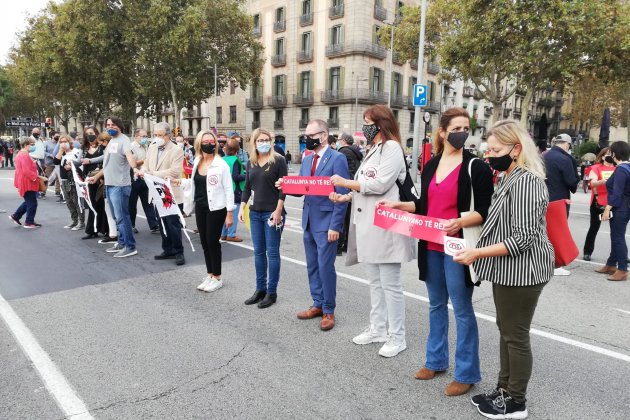 cadena humana contra el rei estacio de frança artdadi borras - marc gonzalez