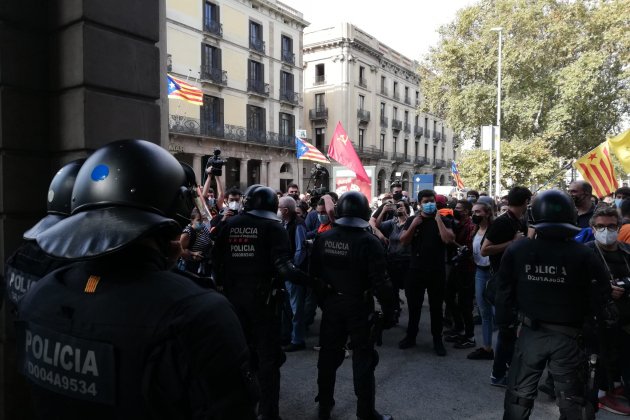 Protesta Rei estació de França   Marc González