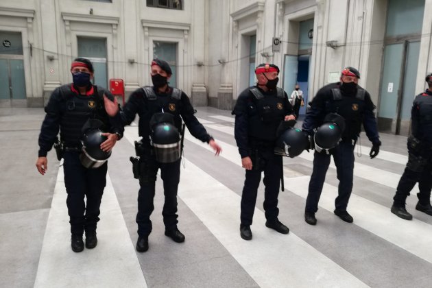 protesta estacio de frança visita del rei - Marc gonzalez