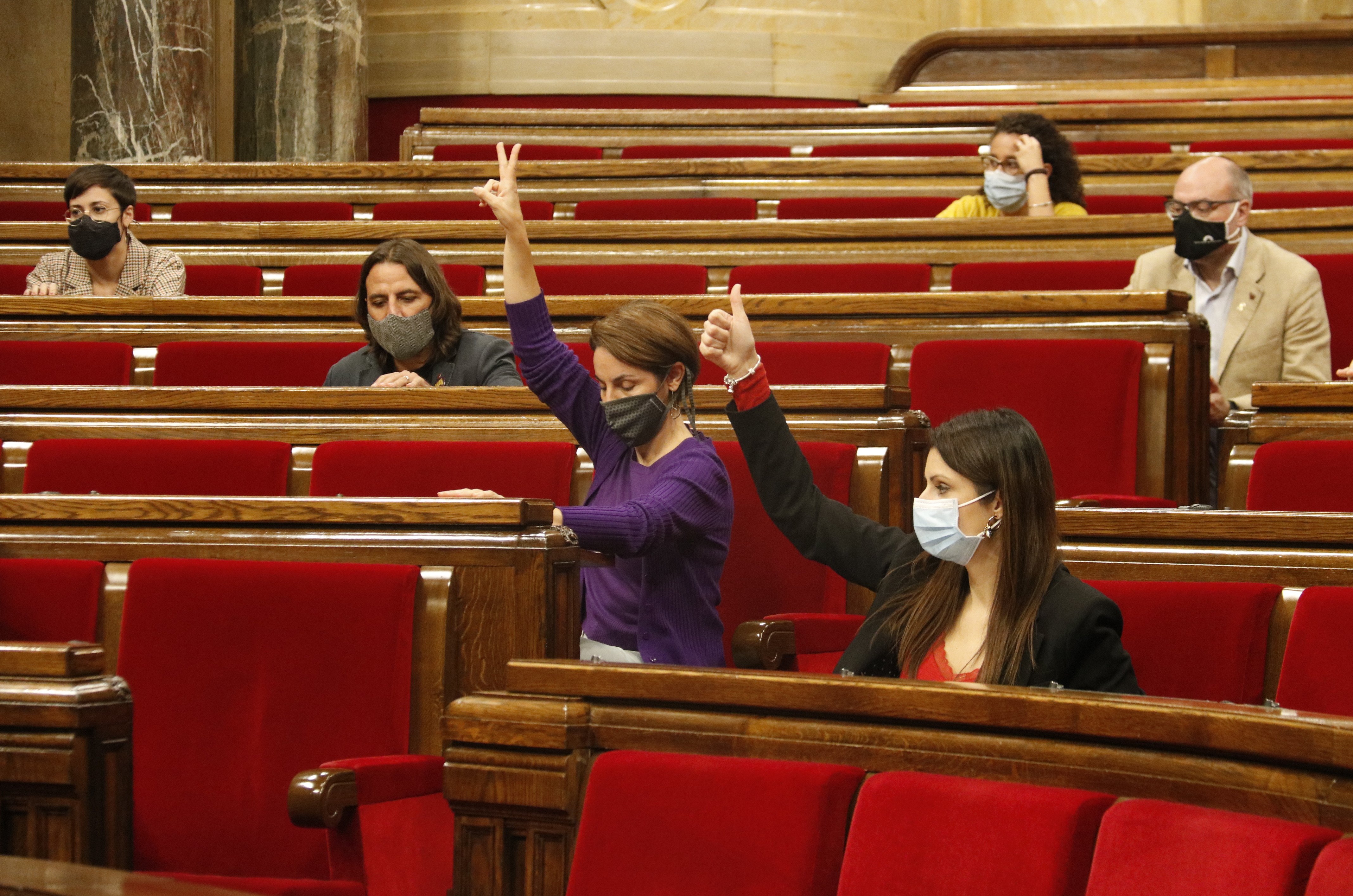 El Parlament insta a aprobar un Pacto Nacional de Salud y reabrir los CAP