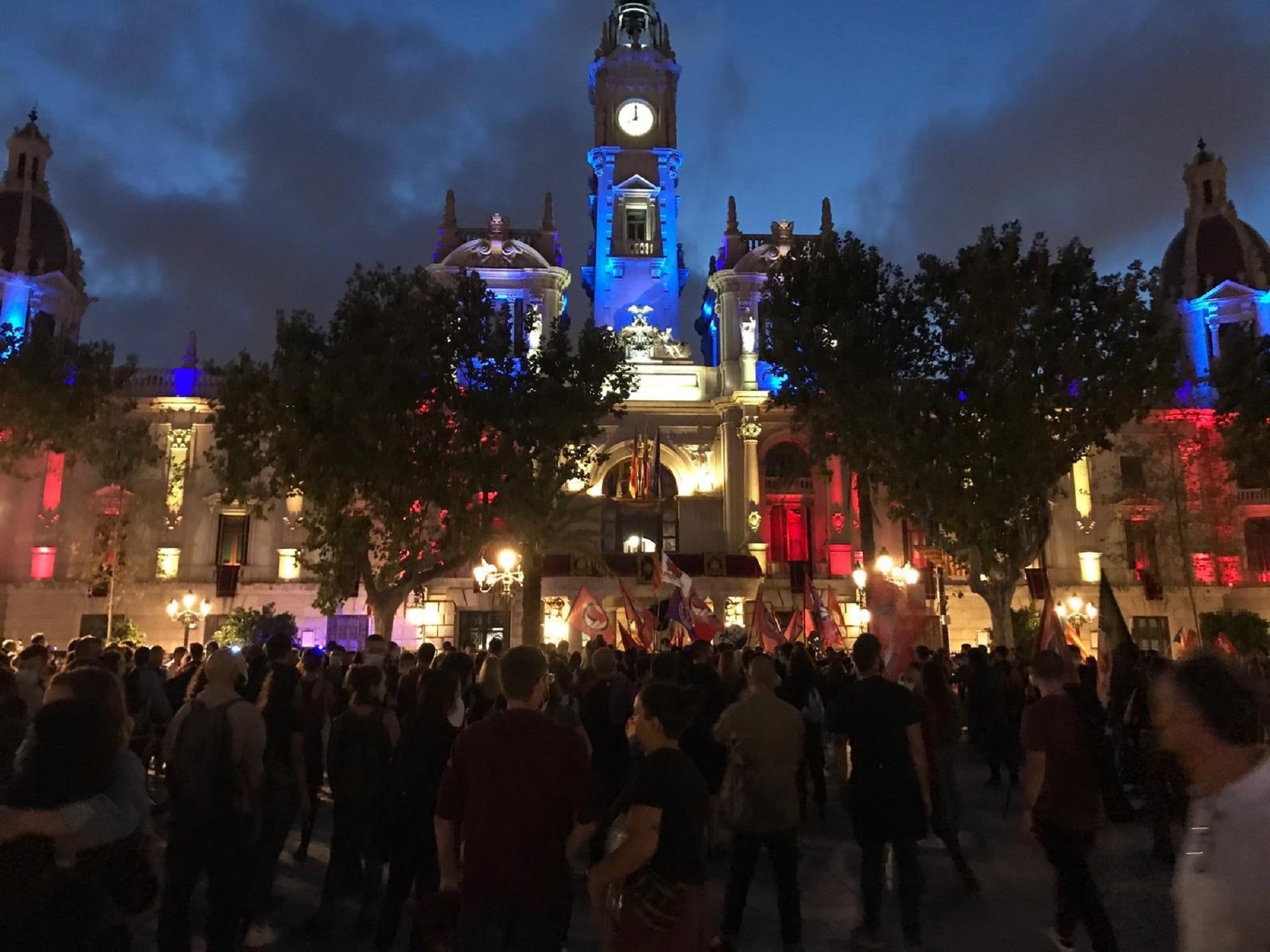 L'antifeixisme es concentra a València pel "dret a viure amb dignitat"