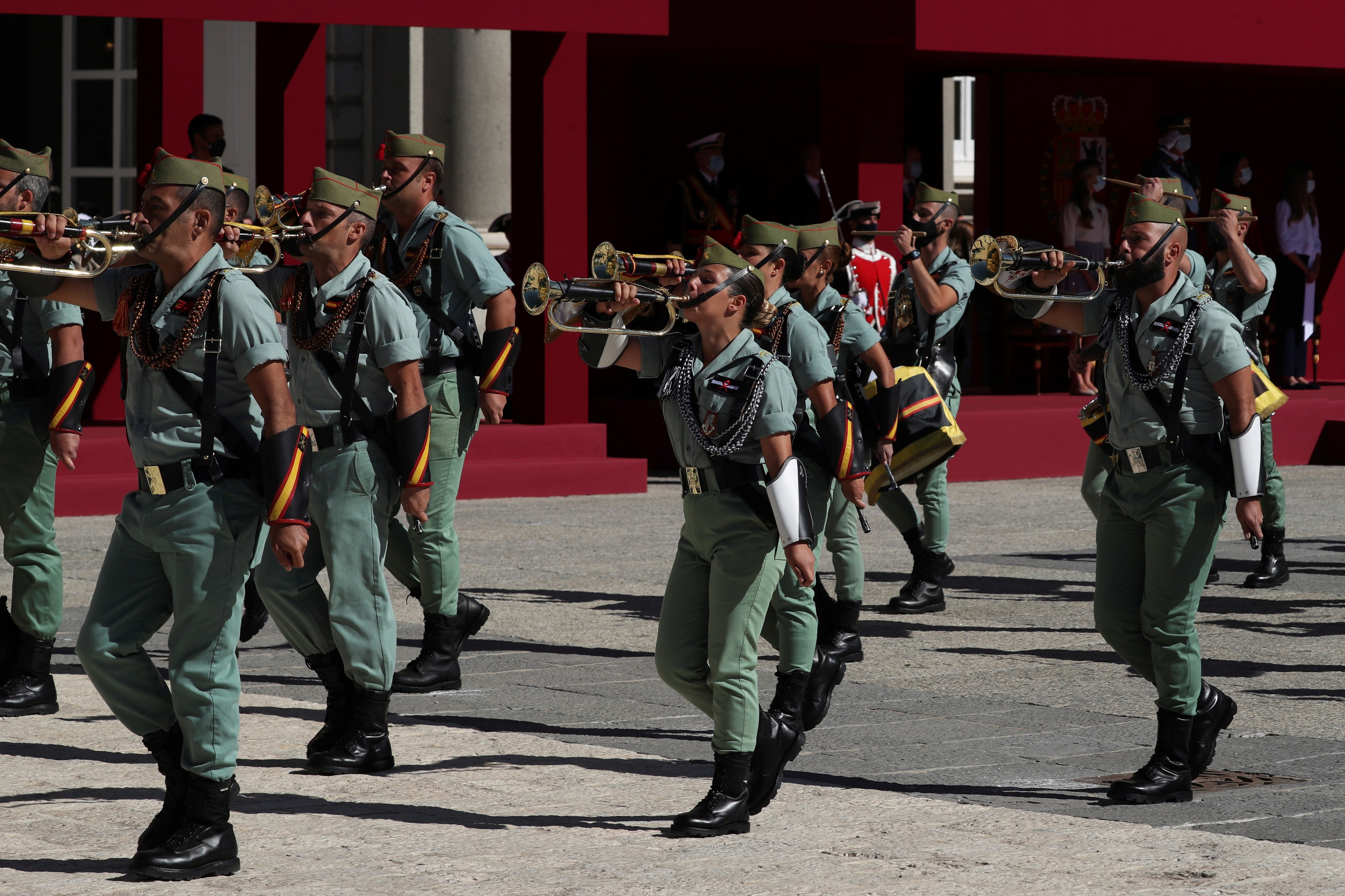 Current Spanish soldiers defend chat group which discussed "shooting 26 million"