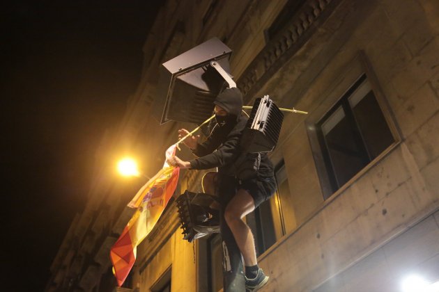 manifestant enfilat mani BCN S.Alcazar