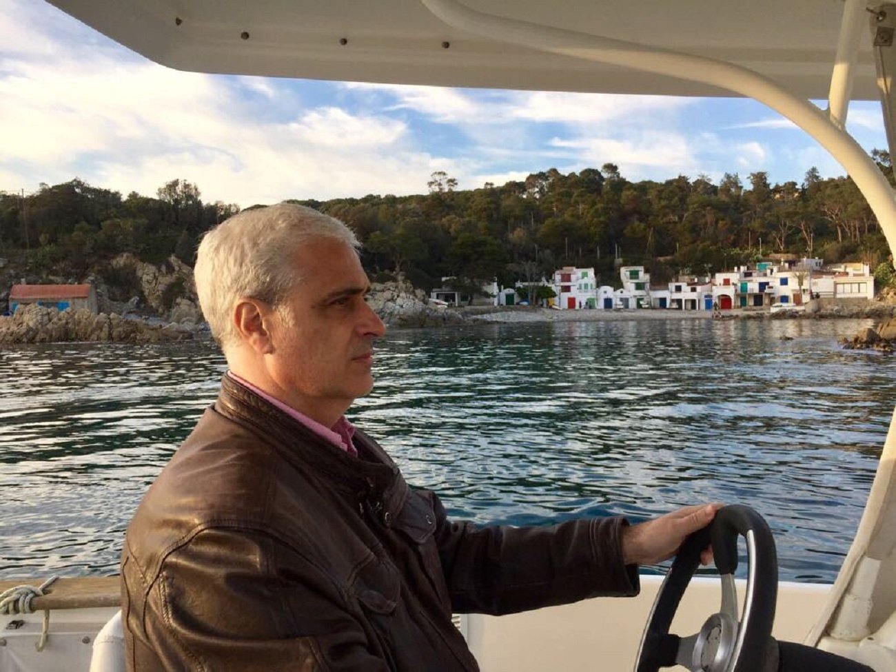 Germà Gordó se’n va a navegar a la cala s’Alguer