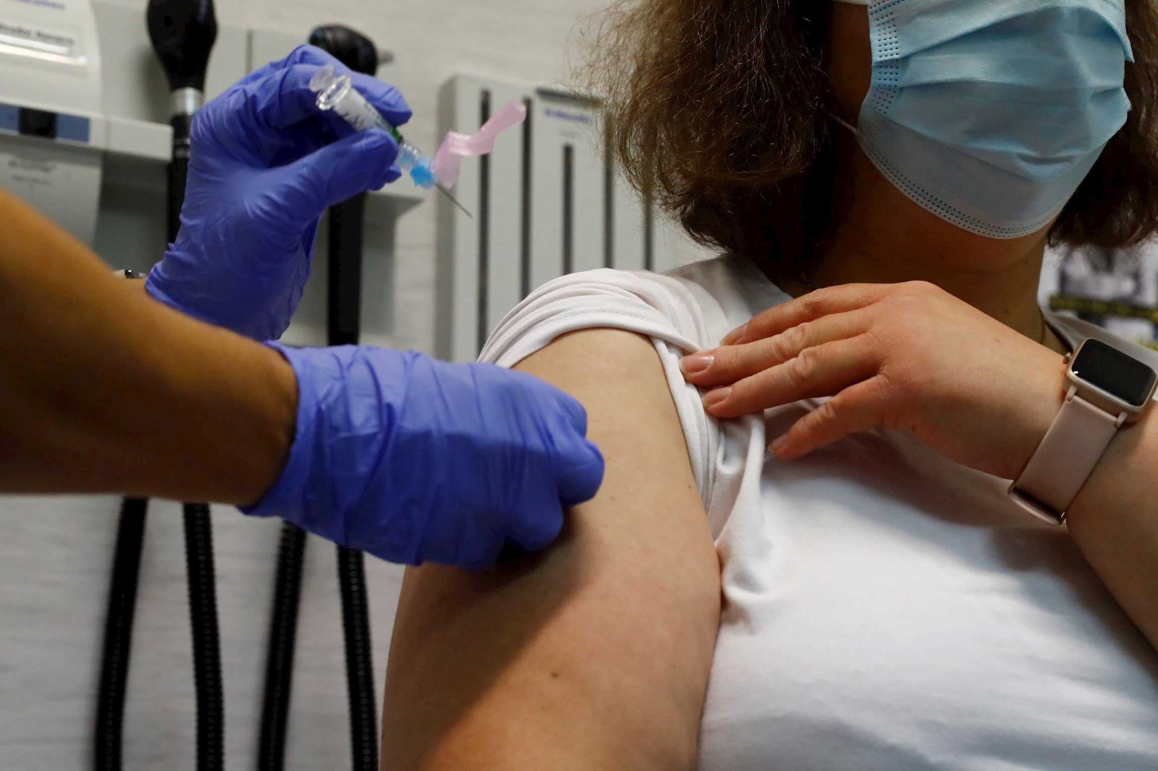 La Agencia Europea del Medicamento rebate a Illa: habrá vacuna en primavera
