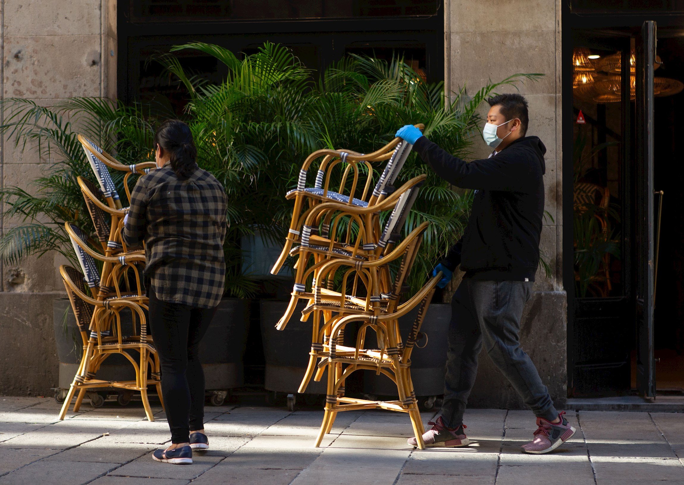 Terrassa no cobrará la tasa de terrazas a los bares y restaurantes durante el 2021